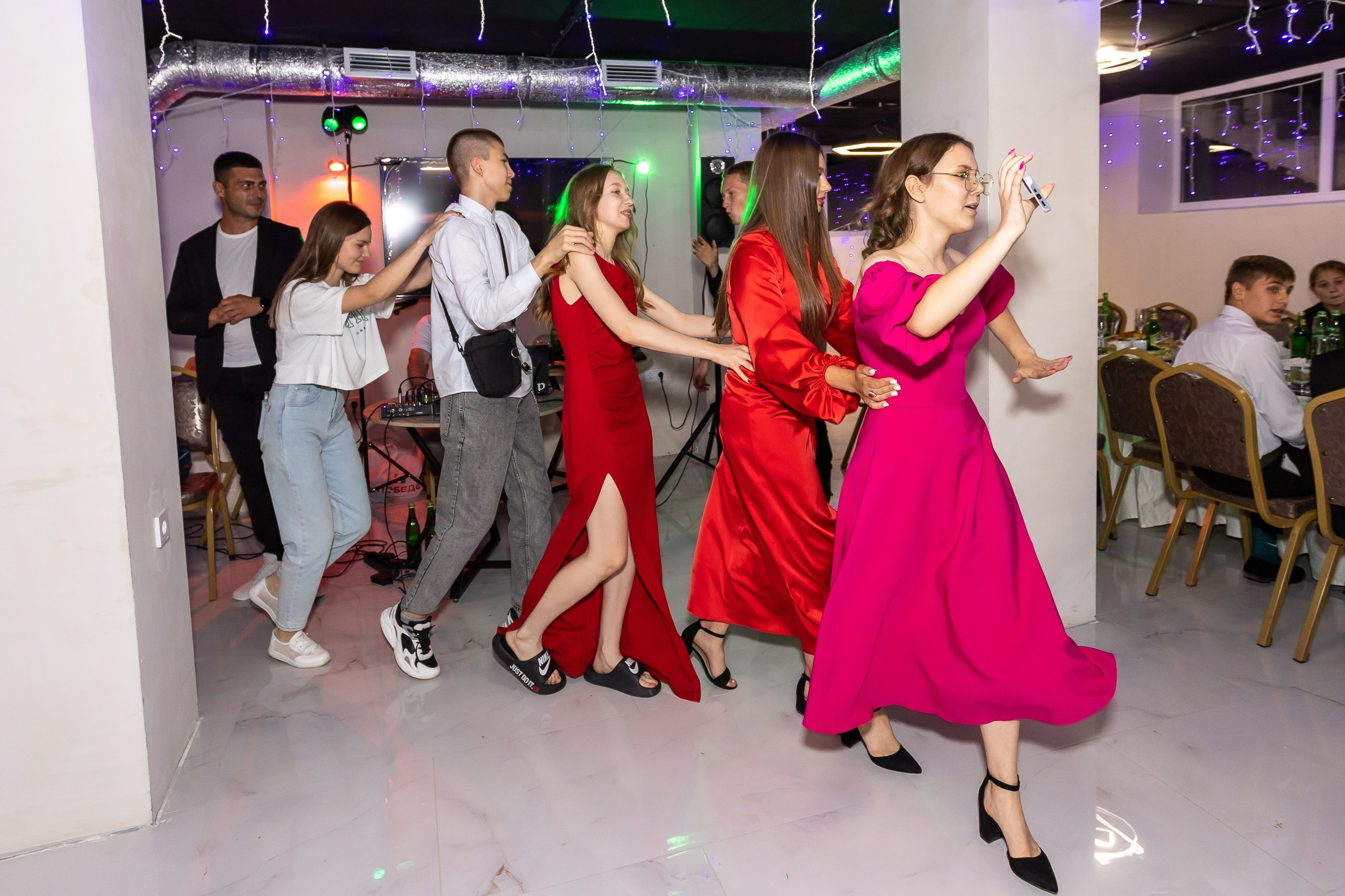 Вручение аттестата и выпускной вечер. Выпускные альбомы Майкоп, Краснодар Елена Золотарева