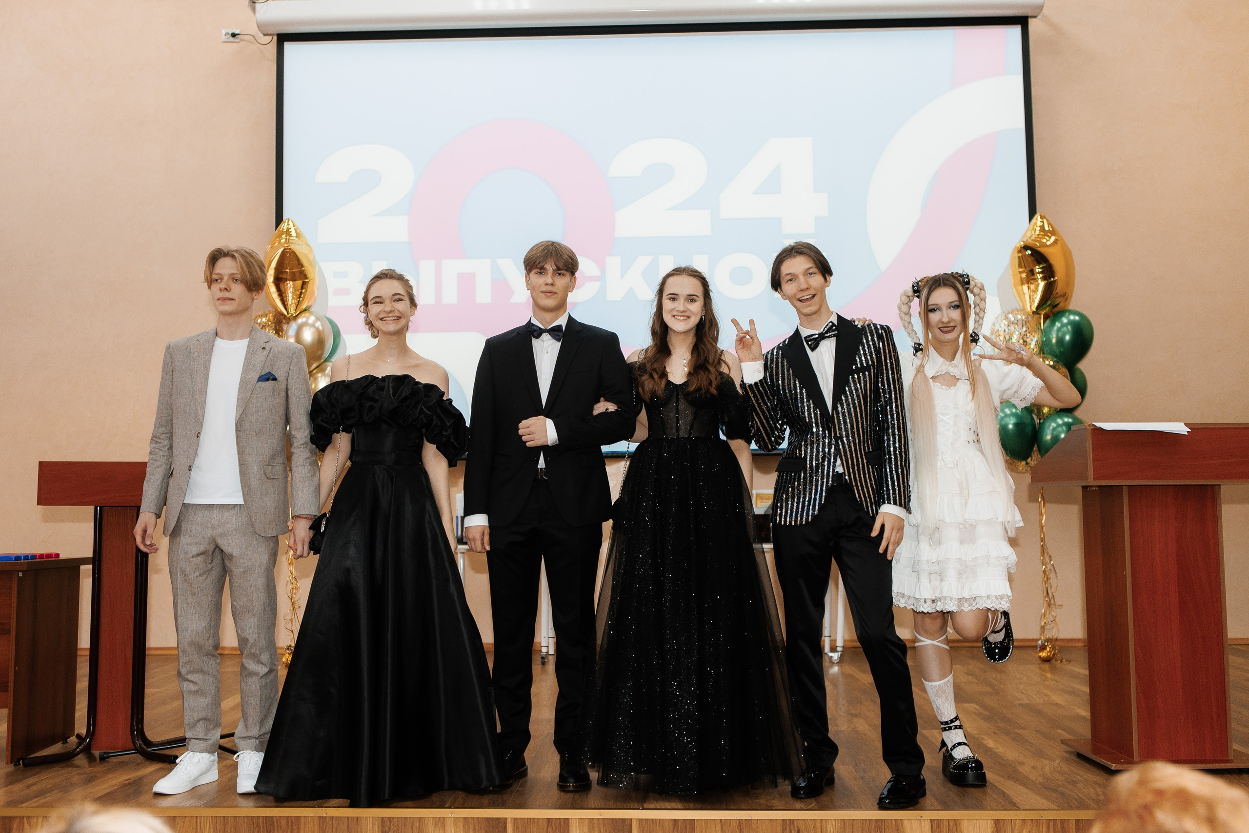 Выпускной Гимназия 12 2024 г. Свадебный и портретный Фотограф в Липецке Дмитрий Котюков