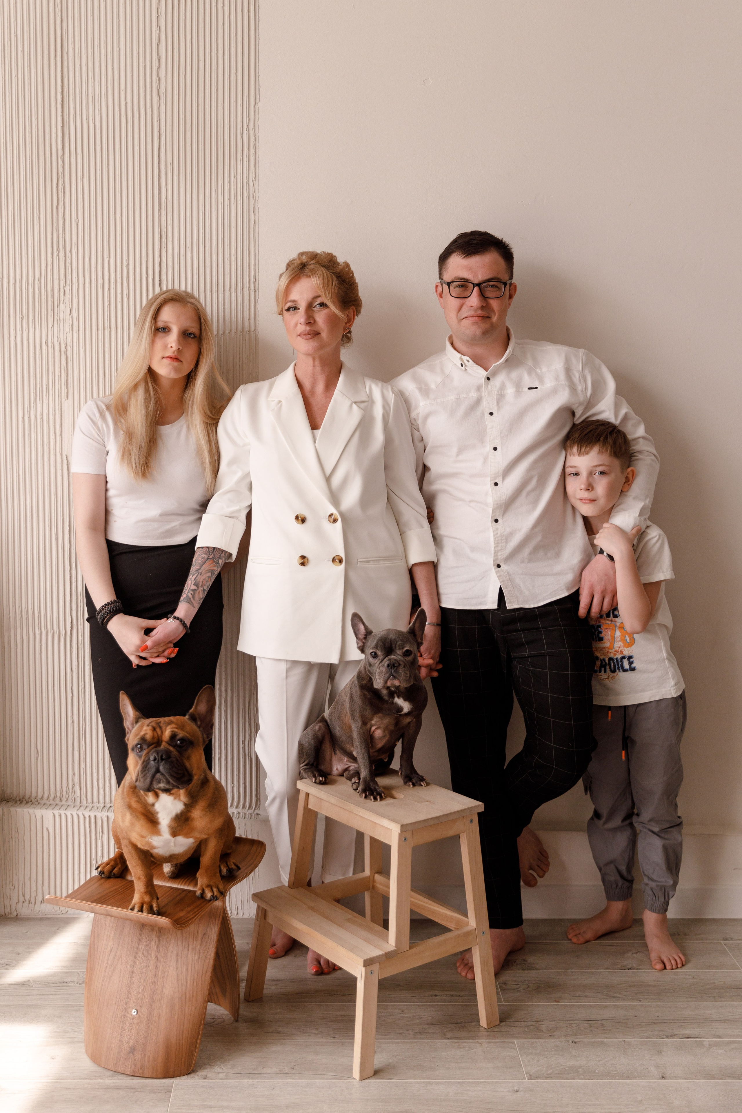 День свадьбы и 2 бульдожика. Авето фото. Выпускные альбомы Камчатка