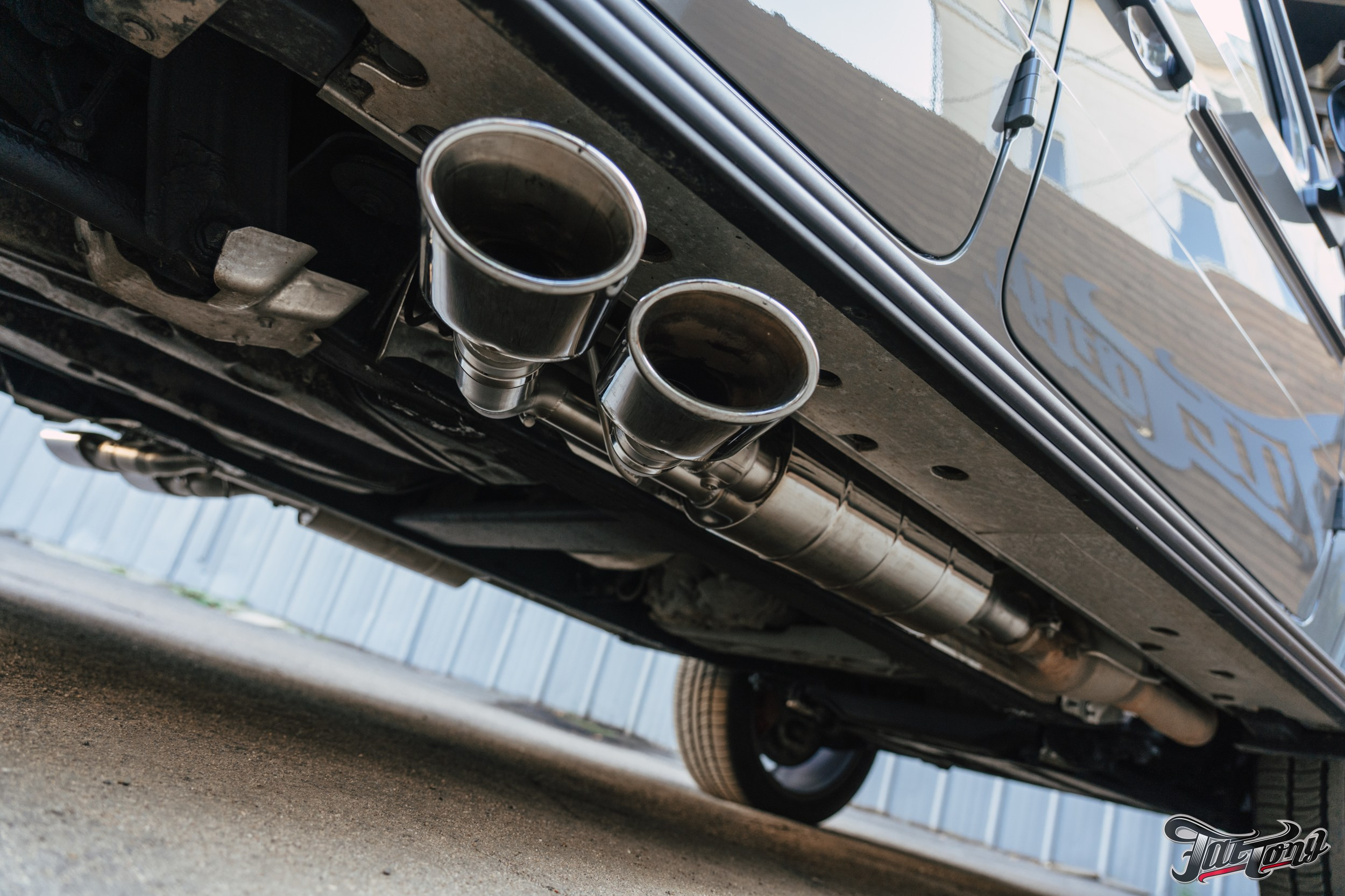 Mercedes G-class выхлопная система с 2мя режимами громкости. DeLorein