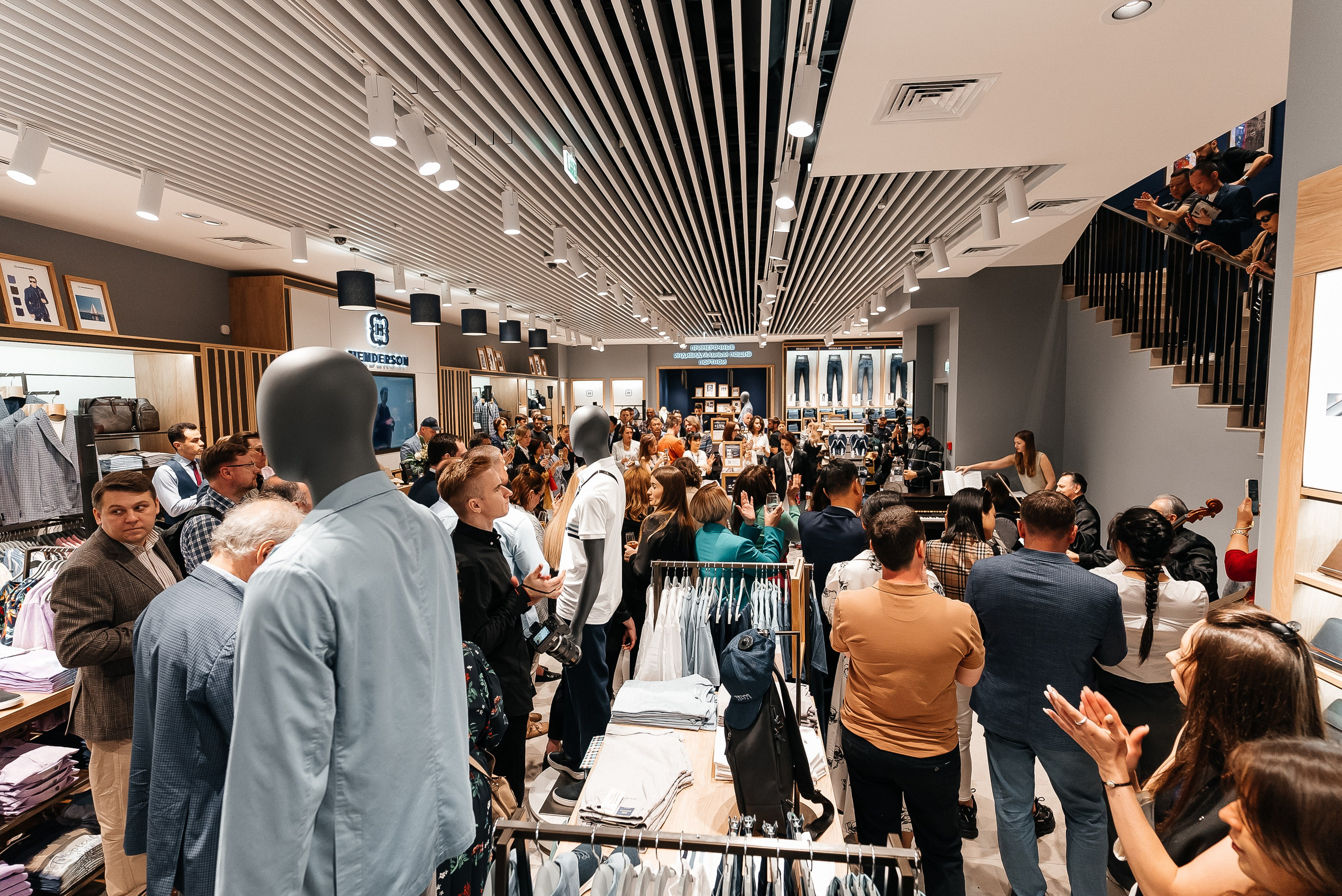 Henderson. Павел Краснов — Свадебный и репортажный фотограф в Москве