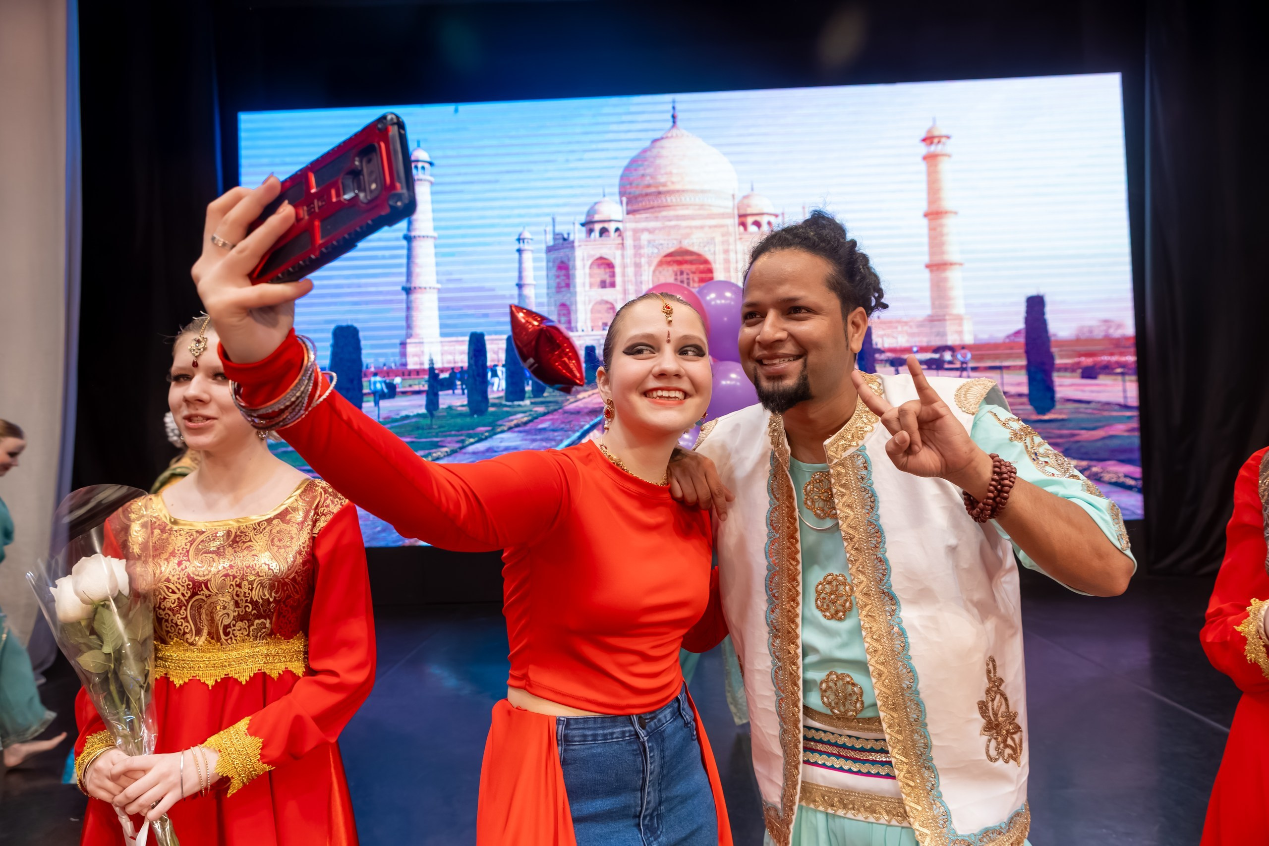 Вечер индийской культуры. Марк Шишкин — репортажный фотограф в Воронеже и России
