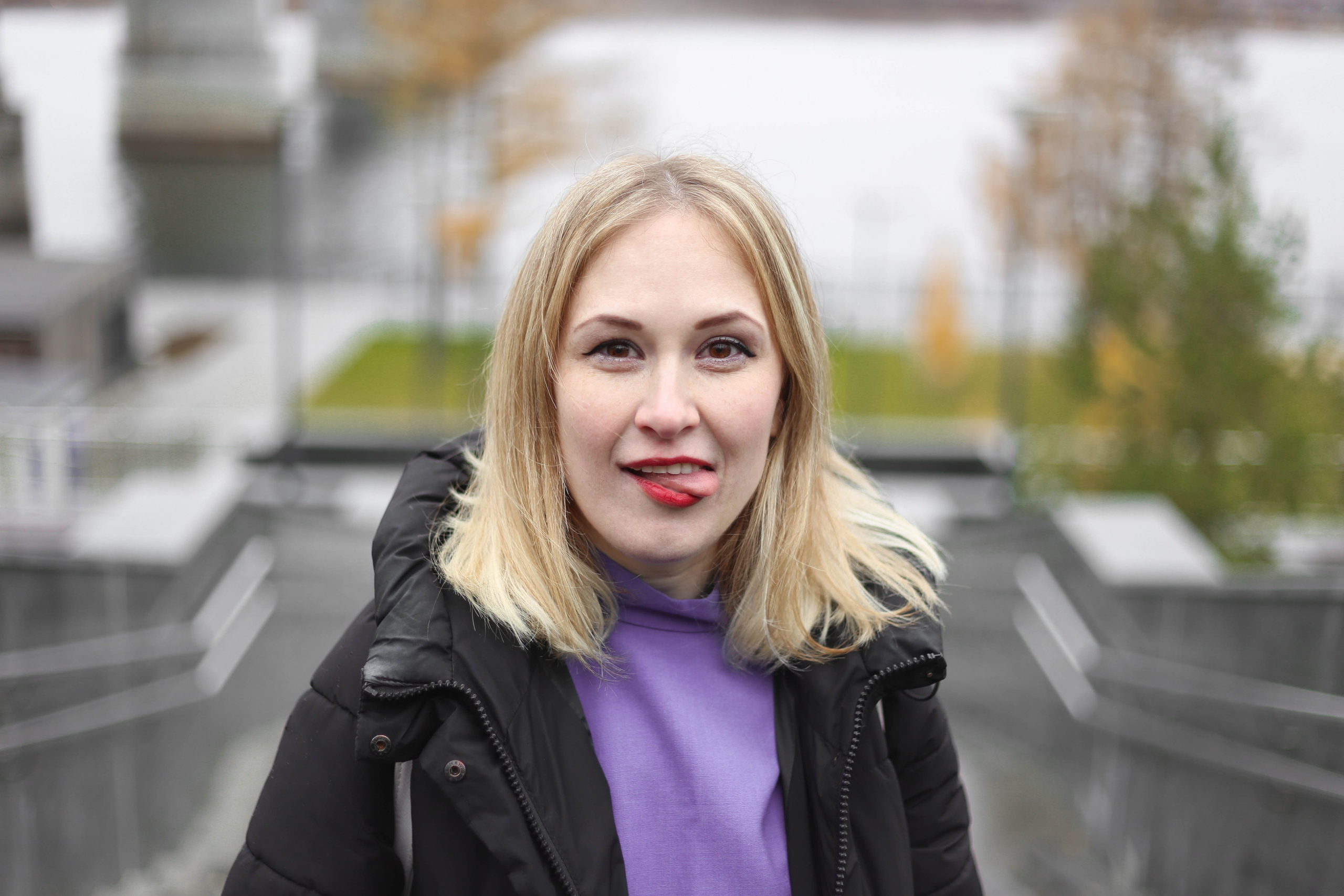 Маша на набережной. Часть 2. Фотограф Пермь. Фотосессия в фотостудии Перми и на свежем воздухе