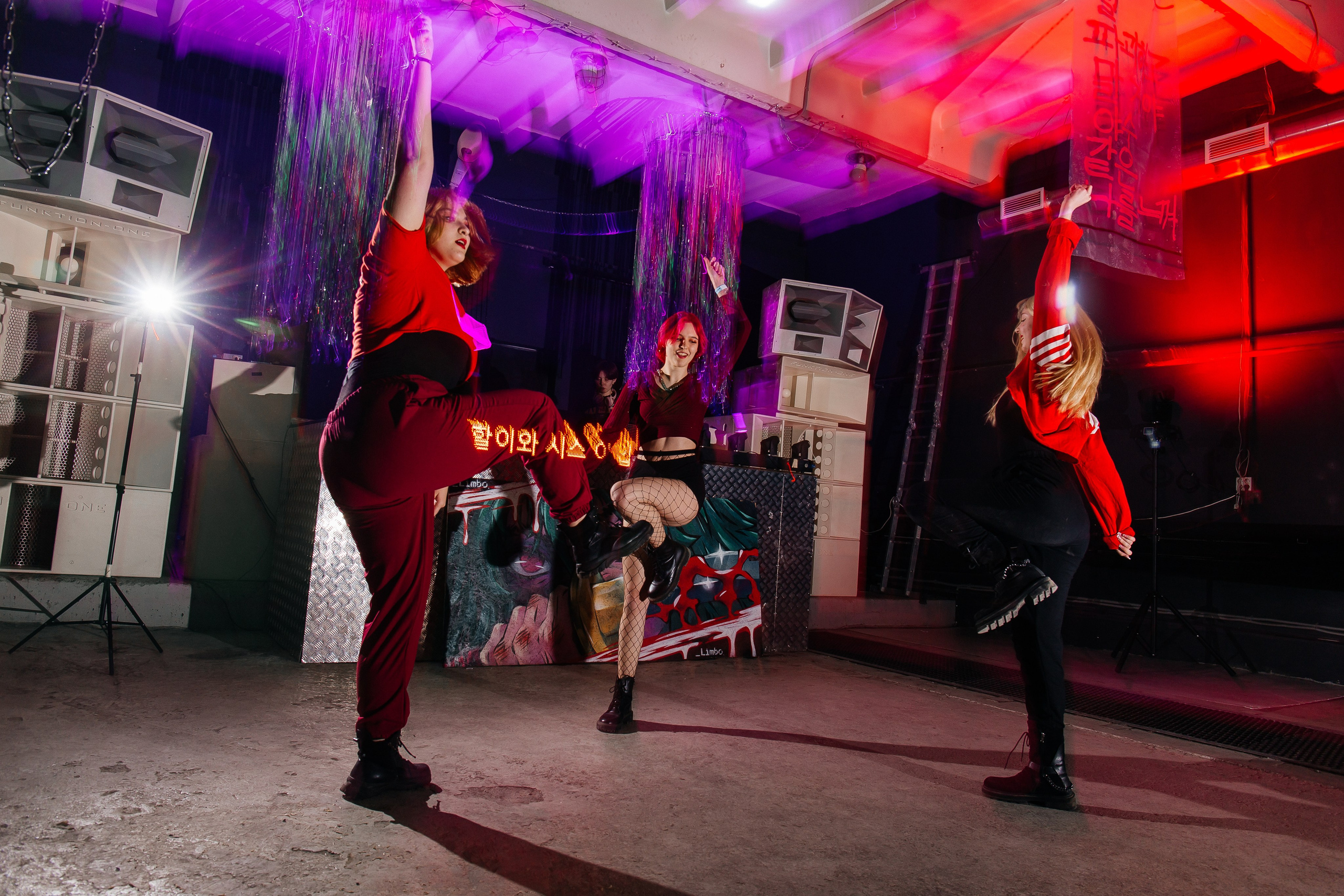 Cyberpunk K-POP Party. Свадебный и портретный фотограф в Новосибирске Любовь Исакова