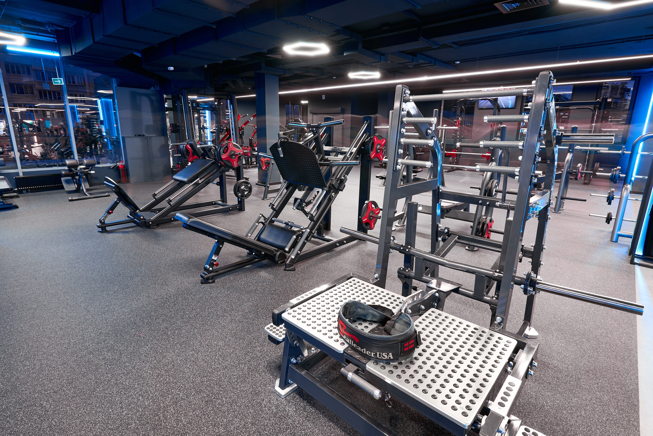 Тренажёрный зал GYM 24. Автомобильный и интерьерный фотограф в Минске Александр Тагаев