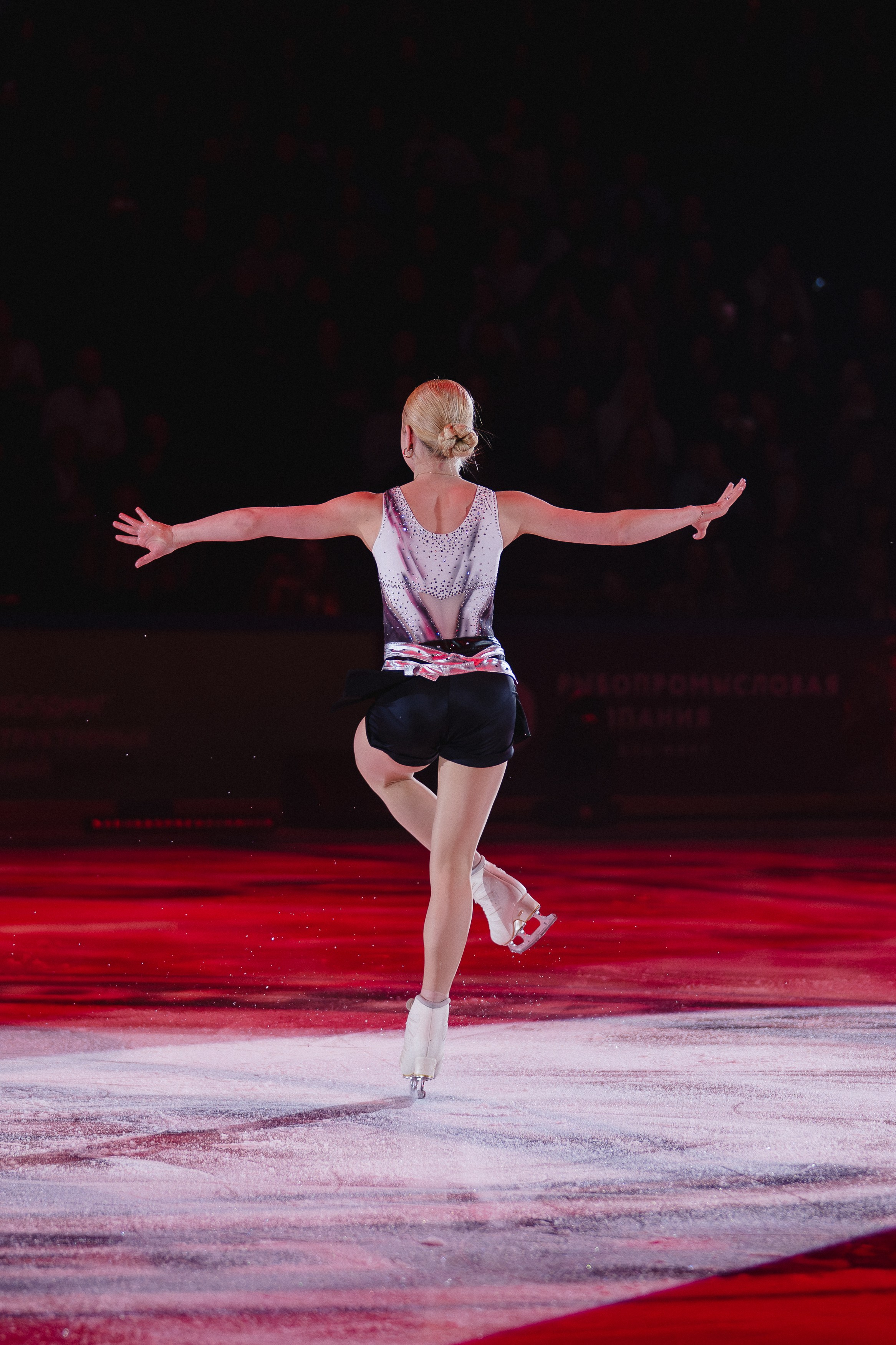 Шоу Этери Тутберидзе в Новосибирске. Воробьева Ксения — Спортивный и танцевальный фотограф Новосибирск