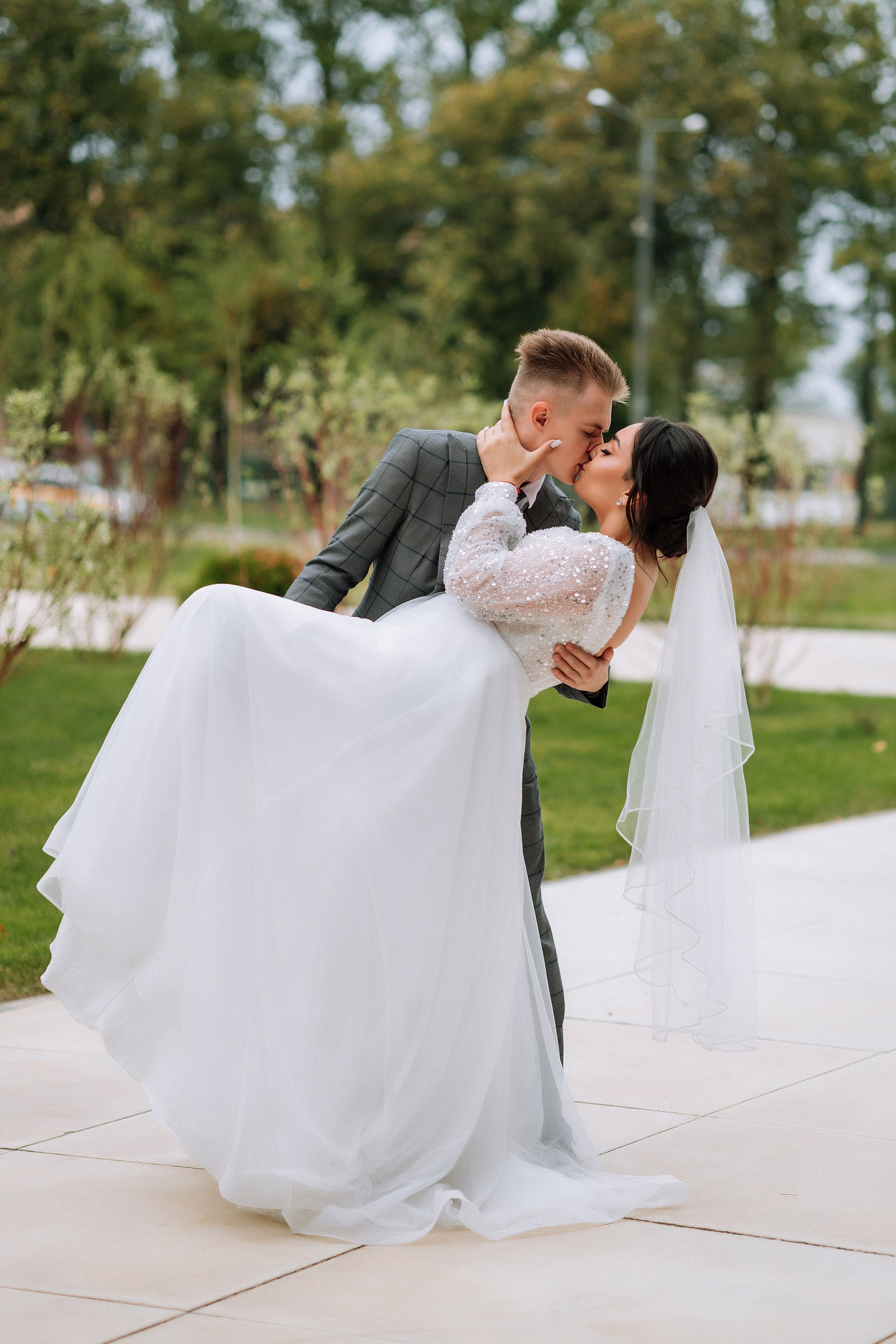 Свадебная фотосессия в Серпухове Дмитрия и Диноры. Выпускные альбомы в Серпухове