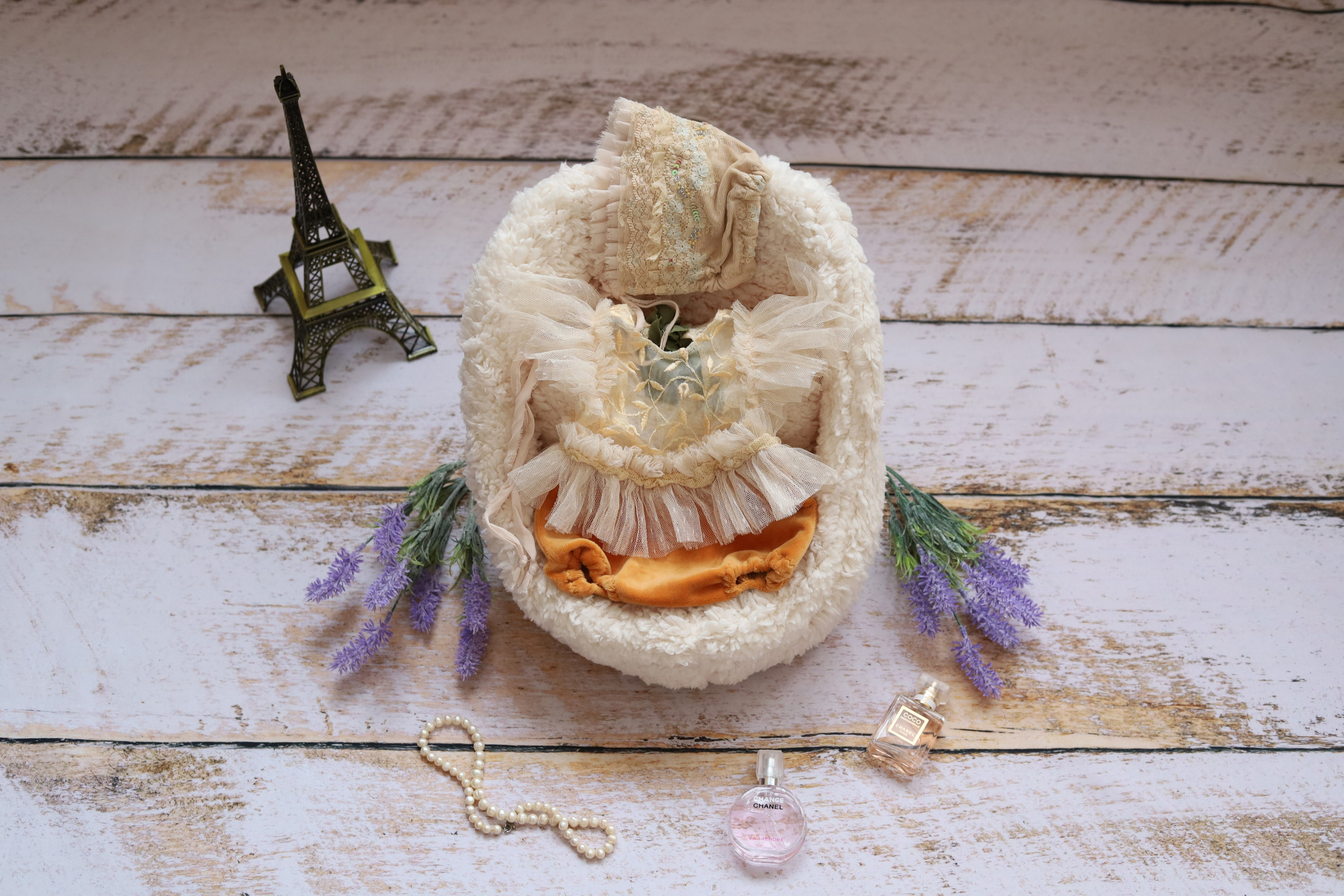 Фотосессия новорожденного в стиле Chanel. Фотограф новорожденных в Москве Елена Михеева