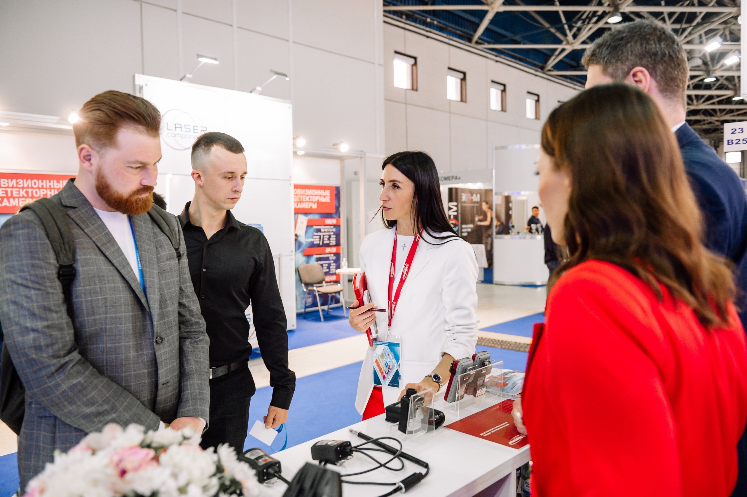 Аналитприбор на выставке Нефтегаз-24. Репортажный фотограф в Москве и по всему миру Степанова Юлия
