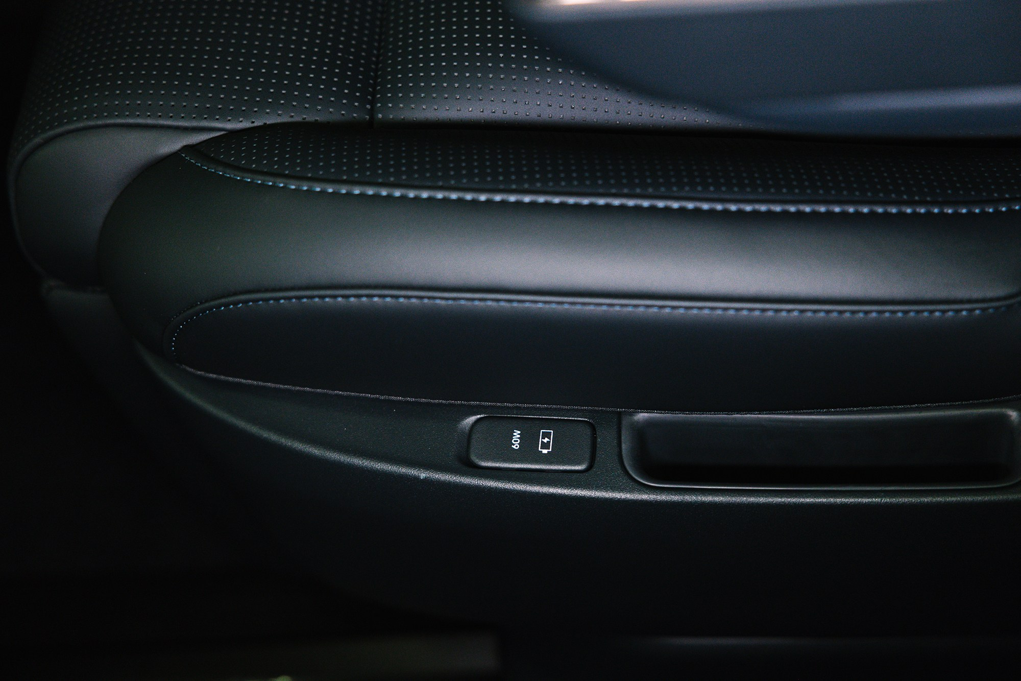 Lynk & Co 900 Ultra 2,0hyb 4WD AT (734 л. с.). Автосалон «Х-Авто»