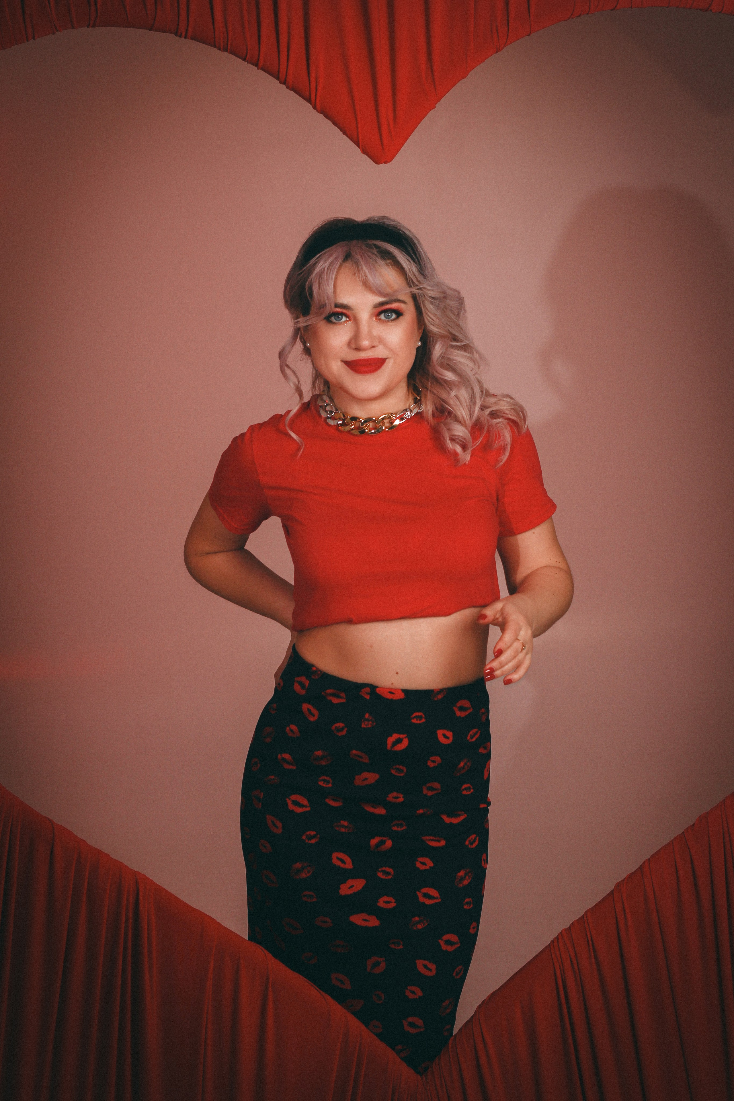 Девушка в красном. Фотограф Красноярск