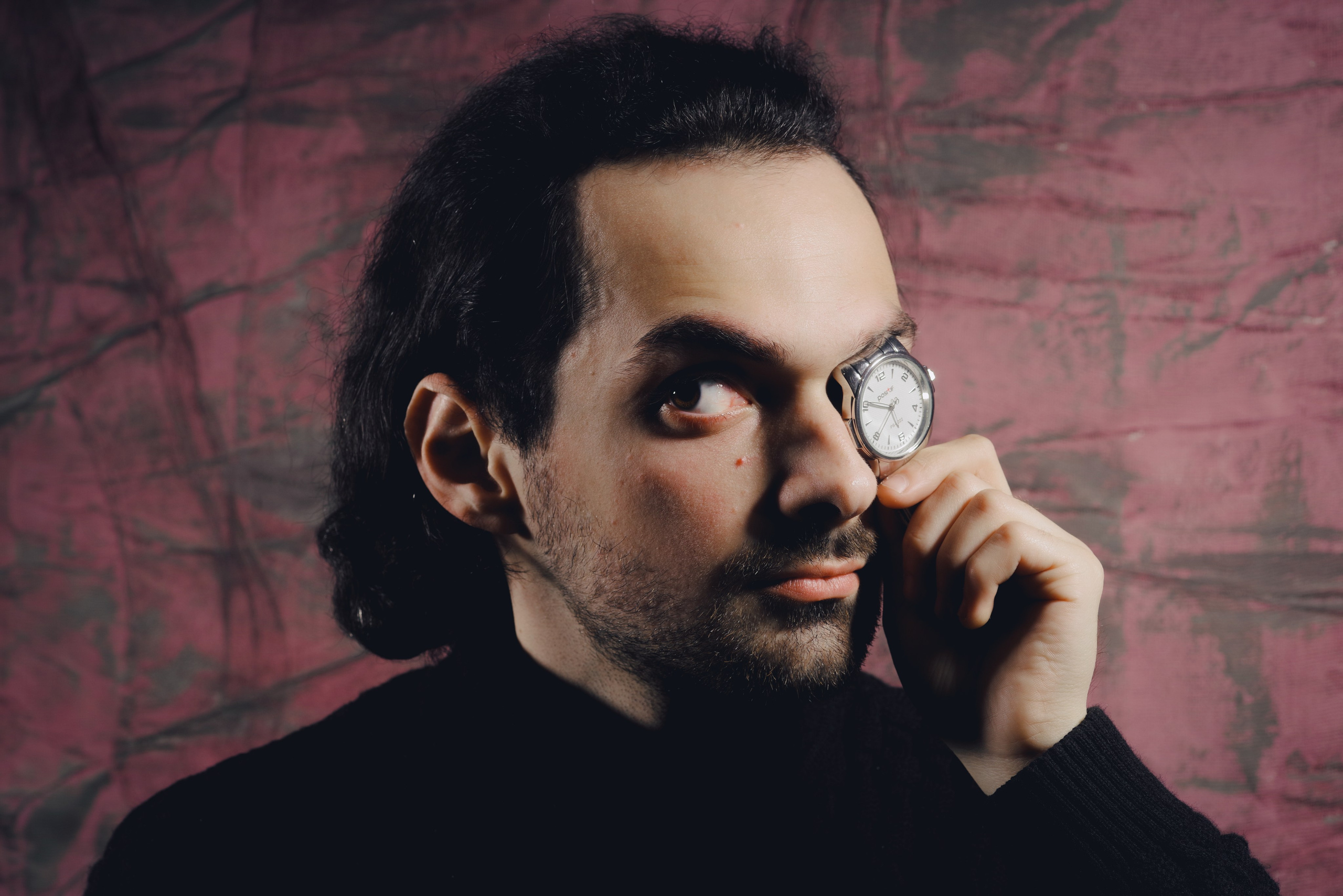 Часы (Спасибо Dato Ninua часовщику из Сенаки за часы для фотосессии). Портретный фотограф Денис Милютин