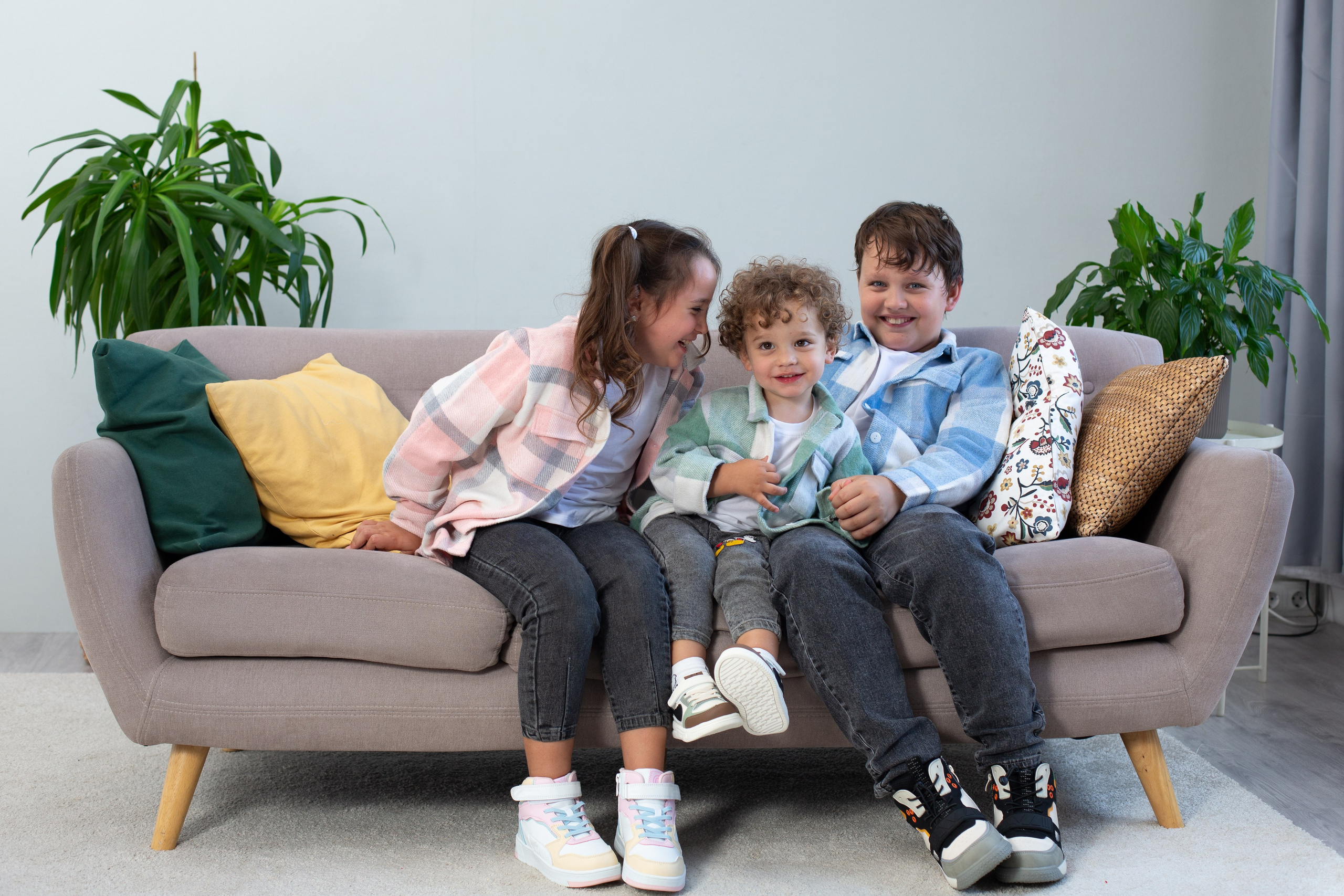 Детки. Фотограф Julia Milton | Портреты, съемки для маркетплейсов, лавстори, съёмка беременности в Санкт-Петербурге. Обучение фотографии в Спб очно