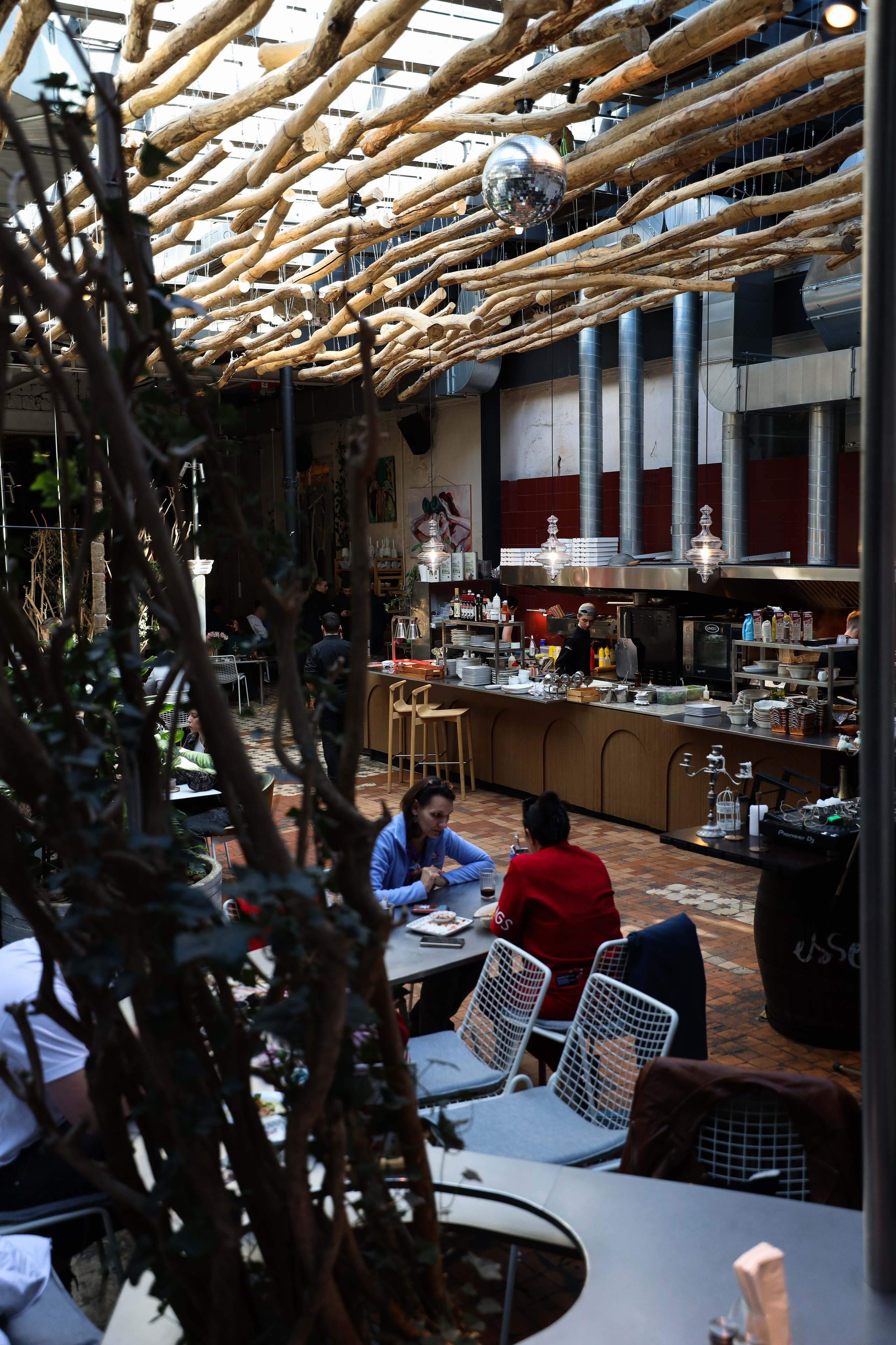 Gastrodvor 8 March. Дженбаз Павел — фотограф в Ялте