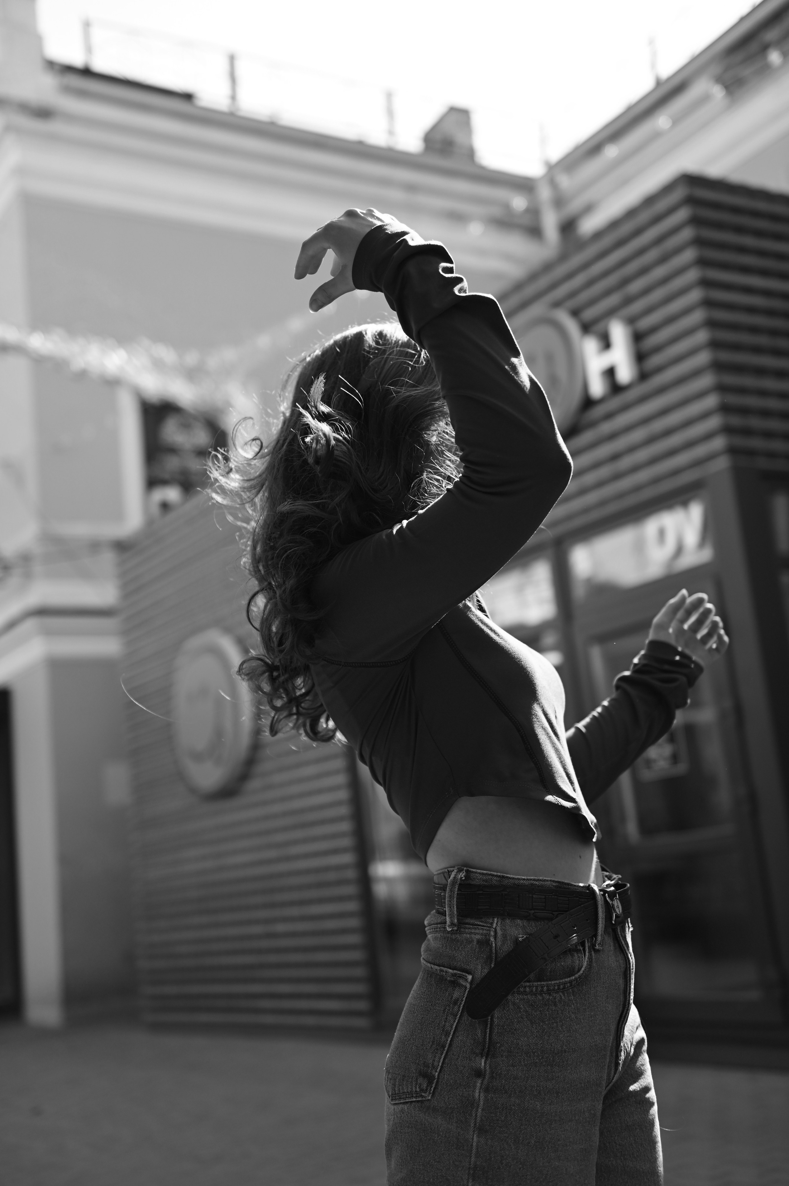 Индивидуальная прогулочная в городе. Свадебный, семейный, детский, контент фотограф в Омске Максим Ильин