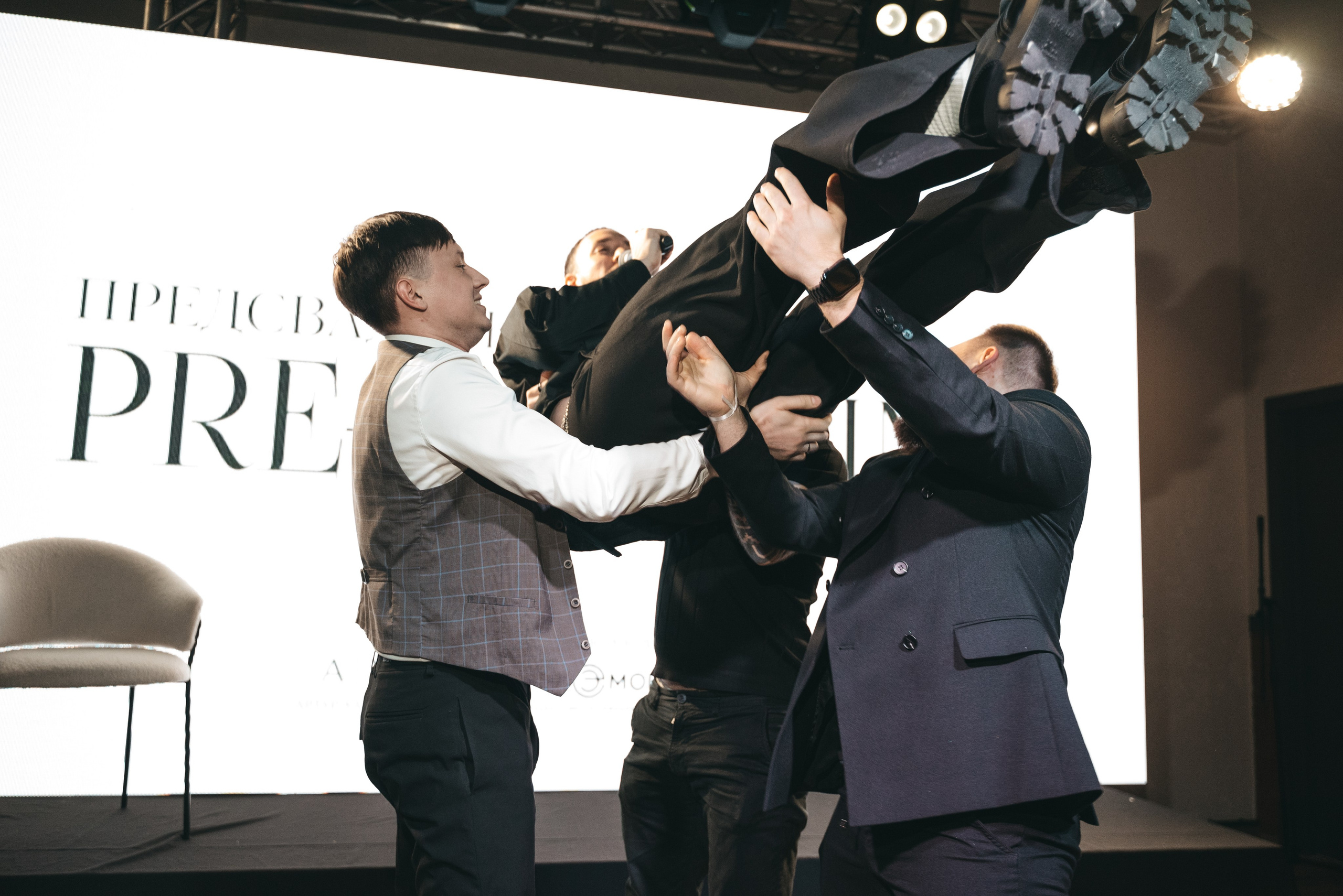 WhiteRoom Pre-wedding. Репортажный и свадебный фотограф в Сургуте