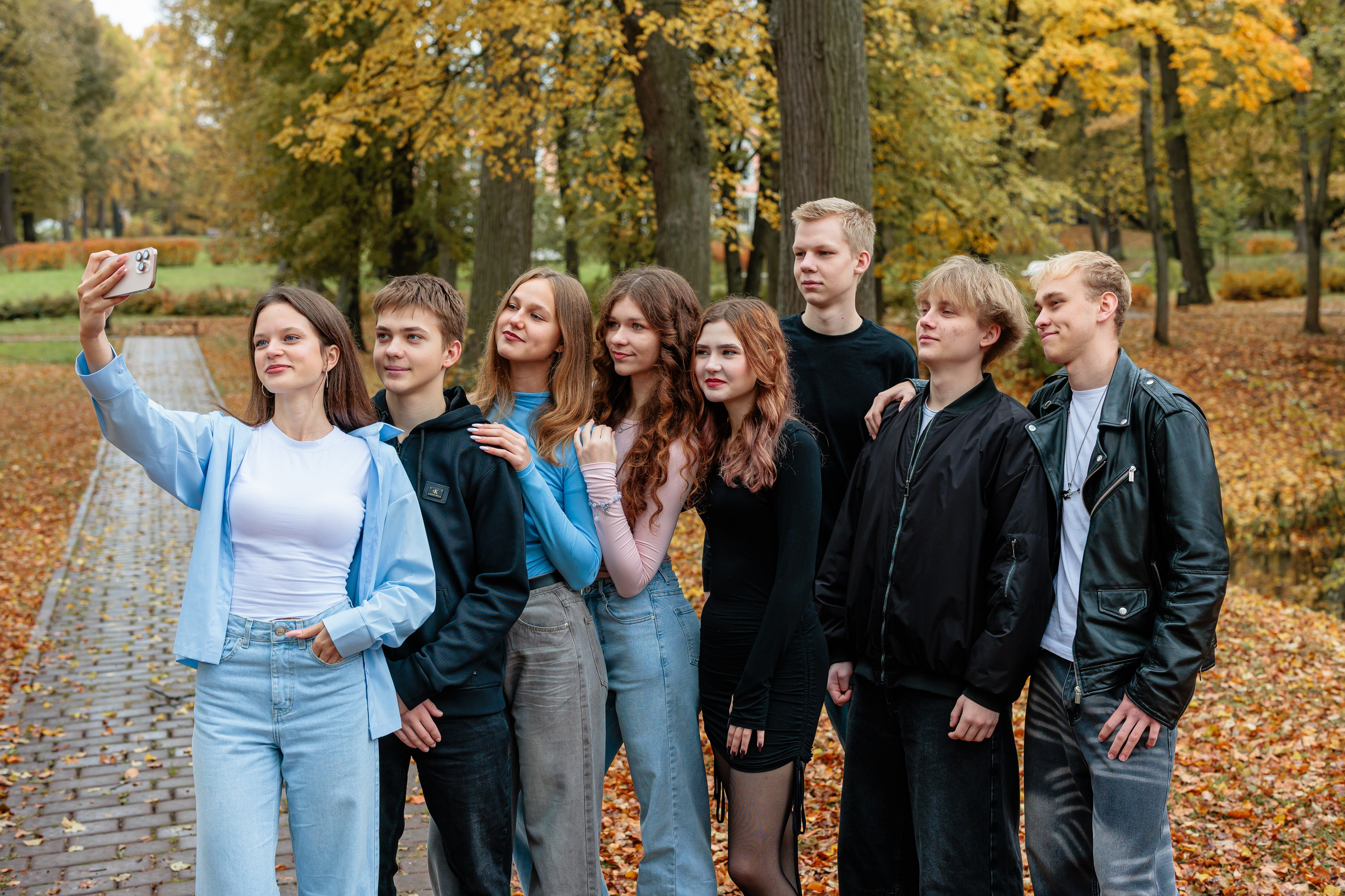 9/11 класс — осенняя прогулка. Выпускные альбомы Чехов, выпускные альбомы