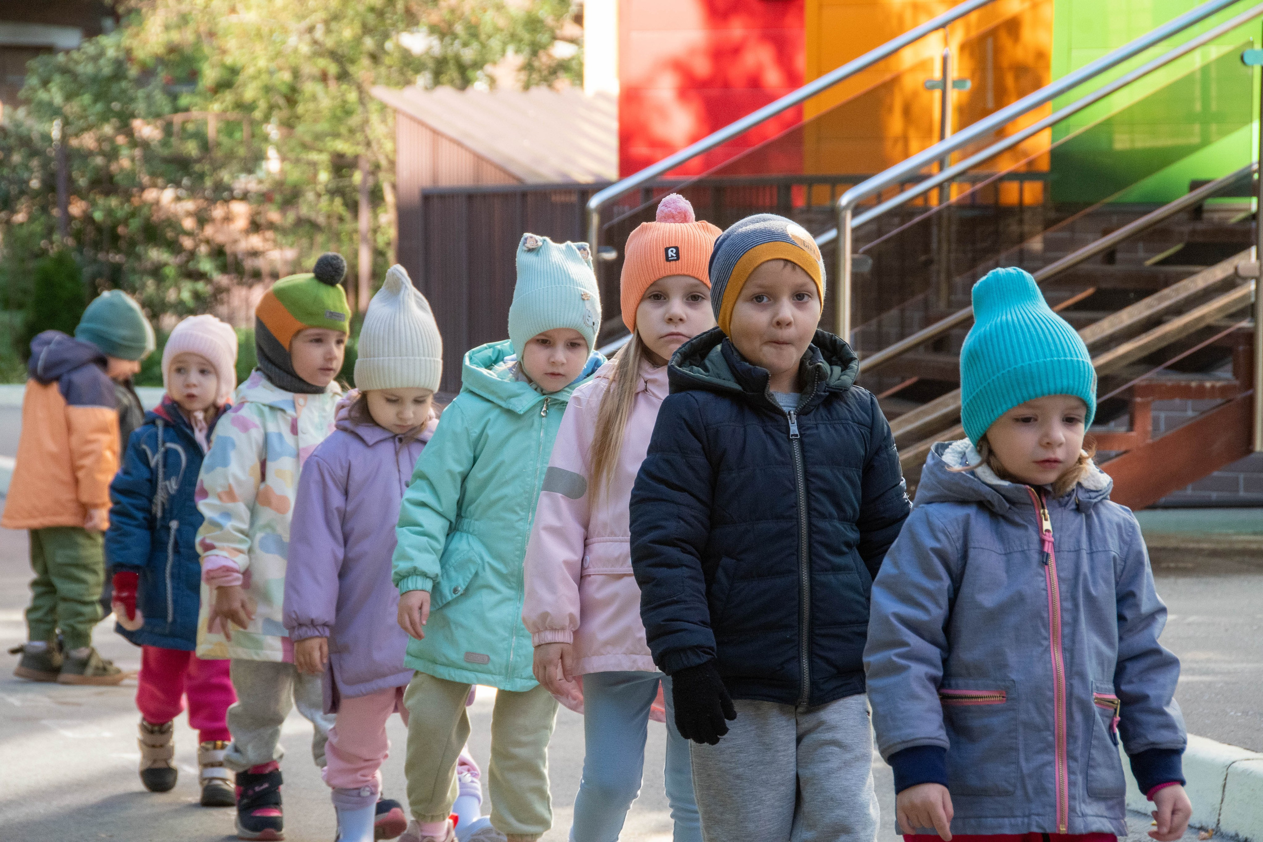 2023 г. День дошкольного работника и прогулка. Репортажный и детский фотограф в Новосибирске