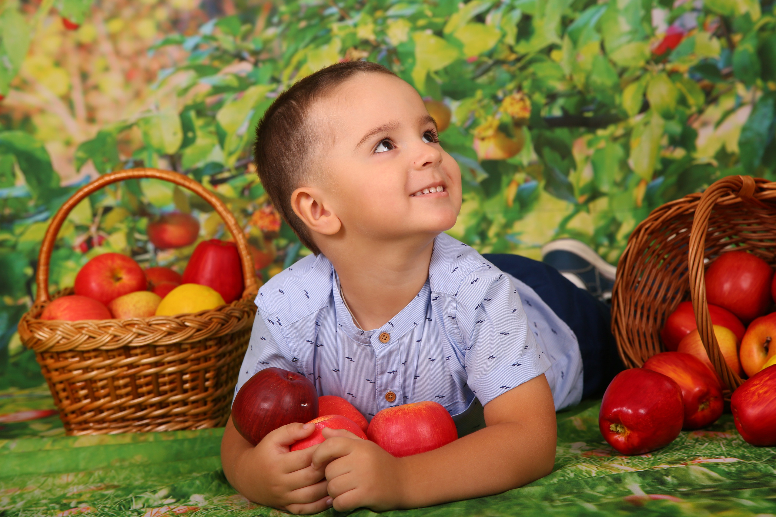 Яблоневый сад. Выпускные альбомы в Нижнем Новгороде | Фотостудия Звездочет | Никулина Наталья