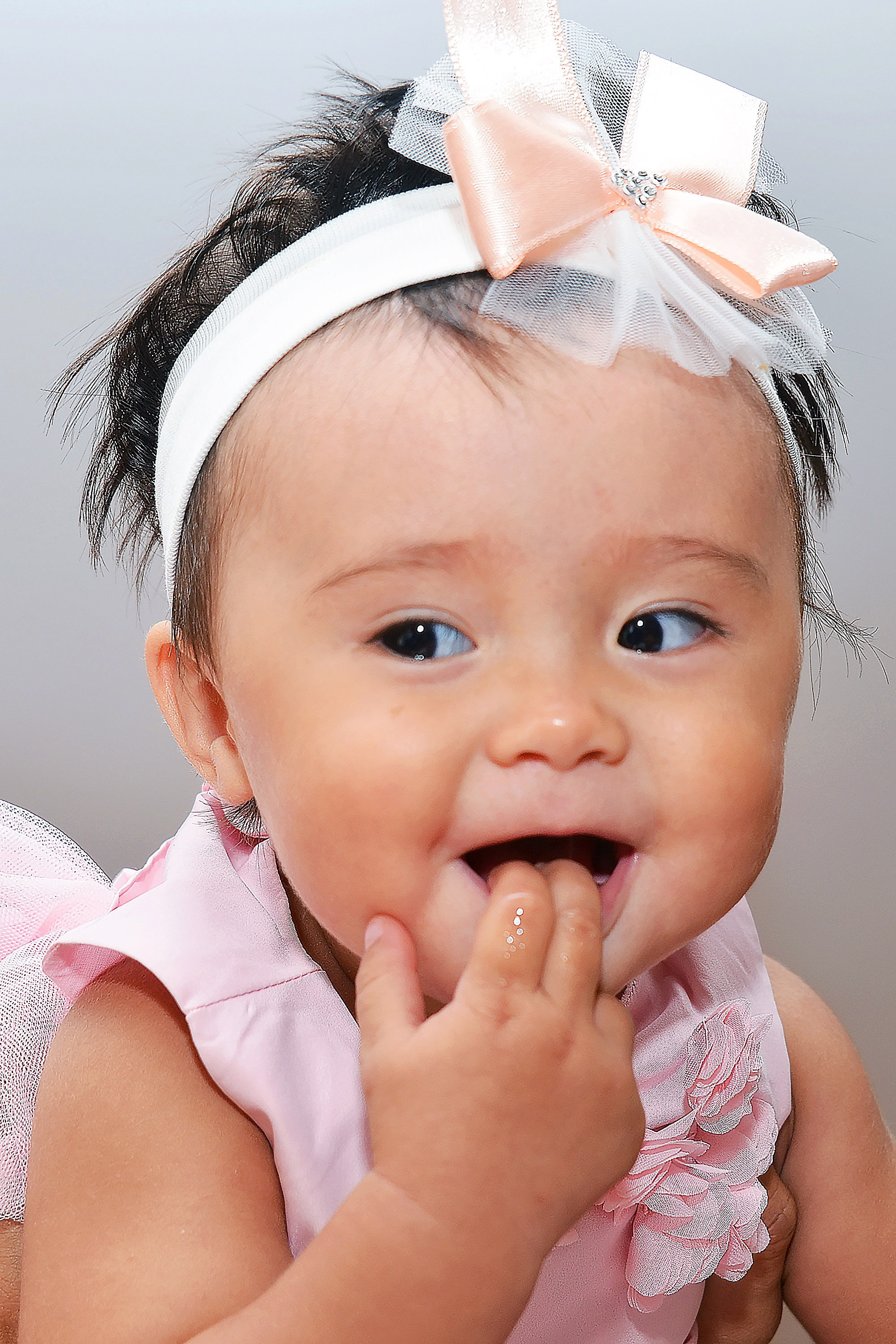 Дети-5 (Адель-1годик). Фотосъёмка. Фотограф Сергей Авдеев-семейный и детский фотограф в Алматы