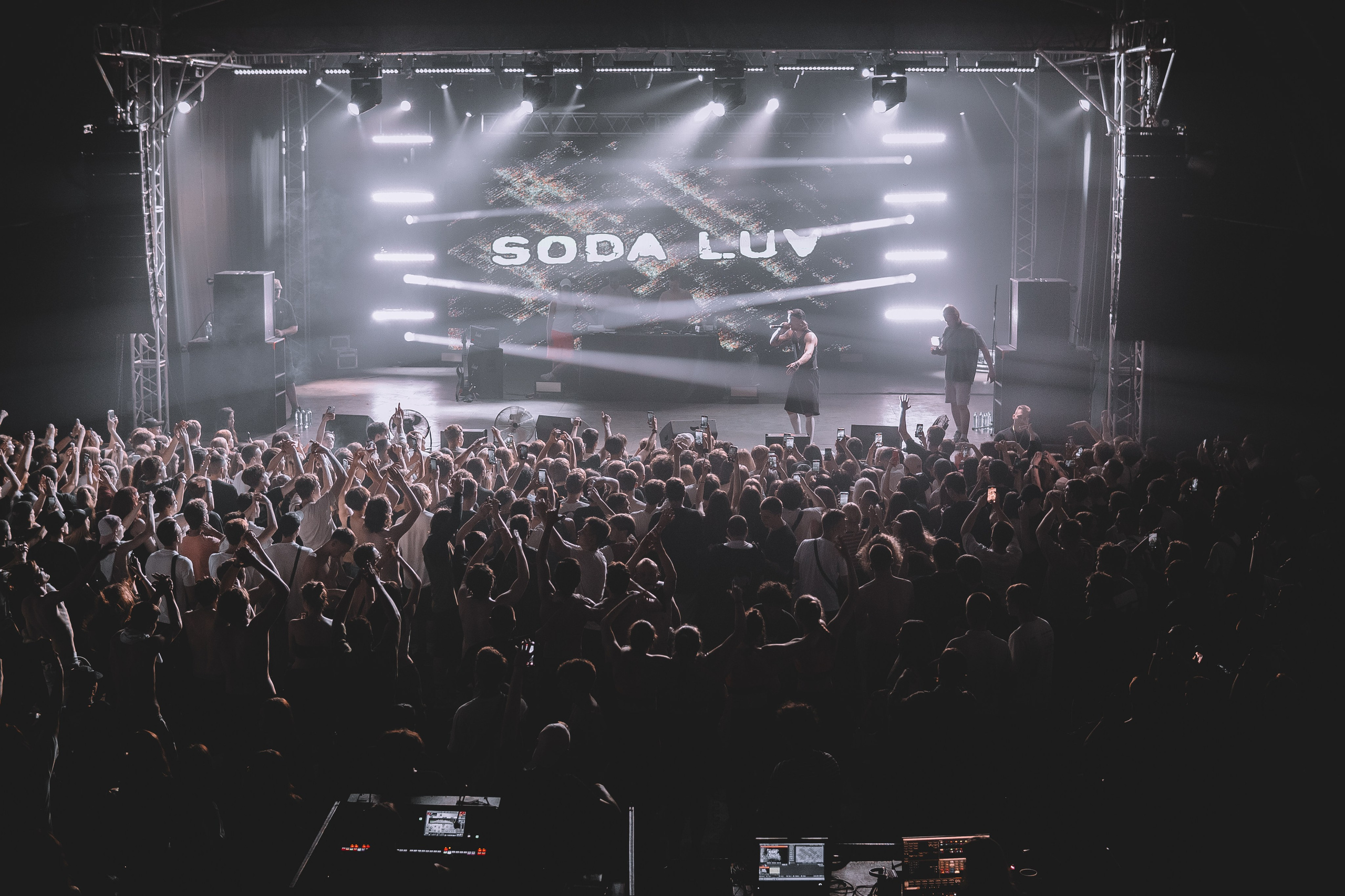 Концерт SODA LUV. Фотограф в Ростове-на-Дону Игорь Апасеев