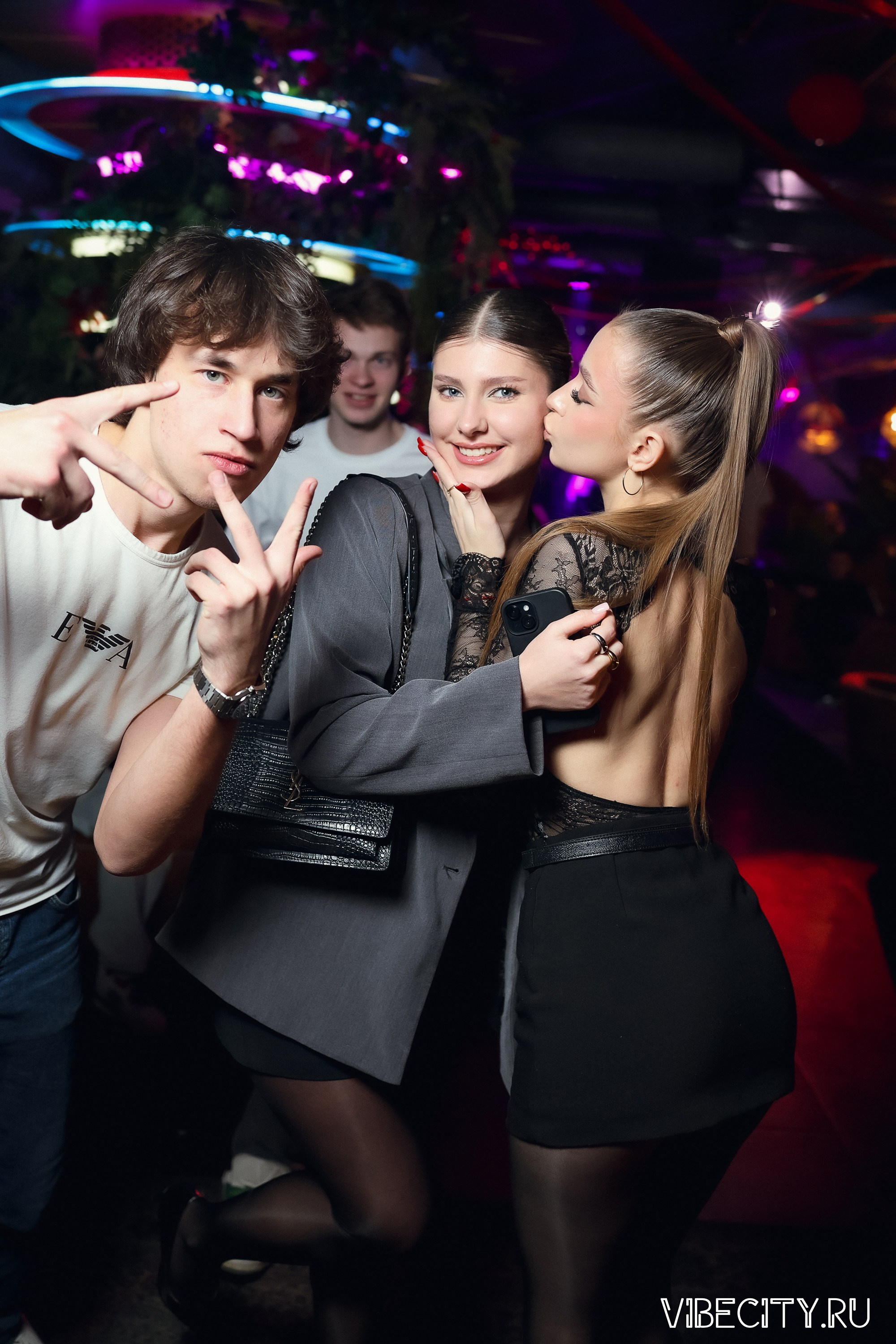 DOUBLE U. VIBECITY.RU Вайб Сити Ру Фоторепортажи Фотоотчеты Калининград