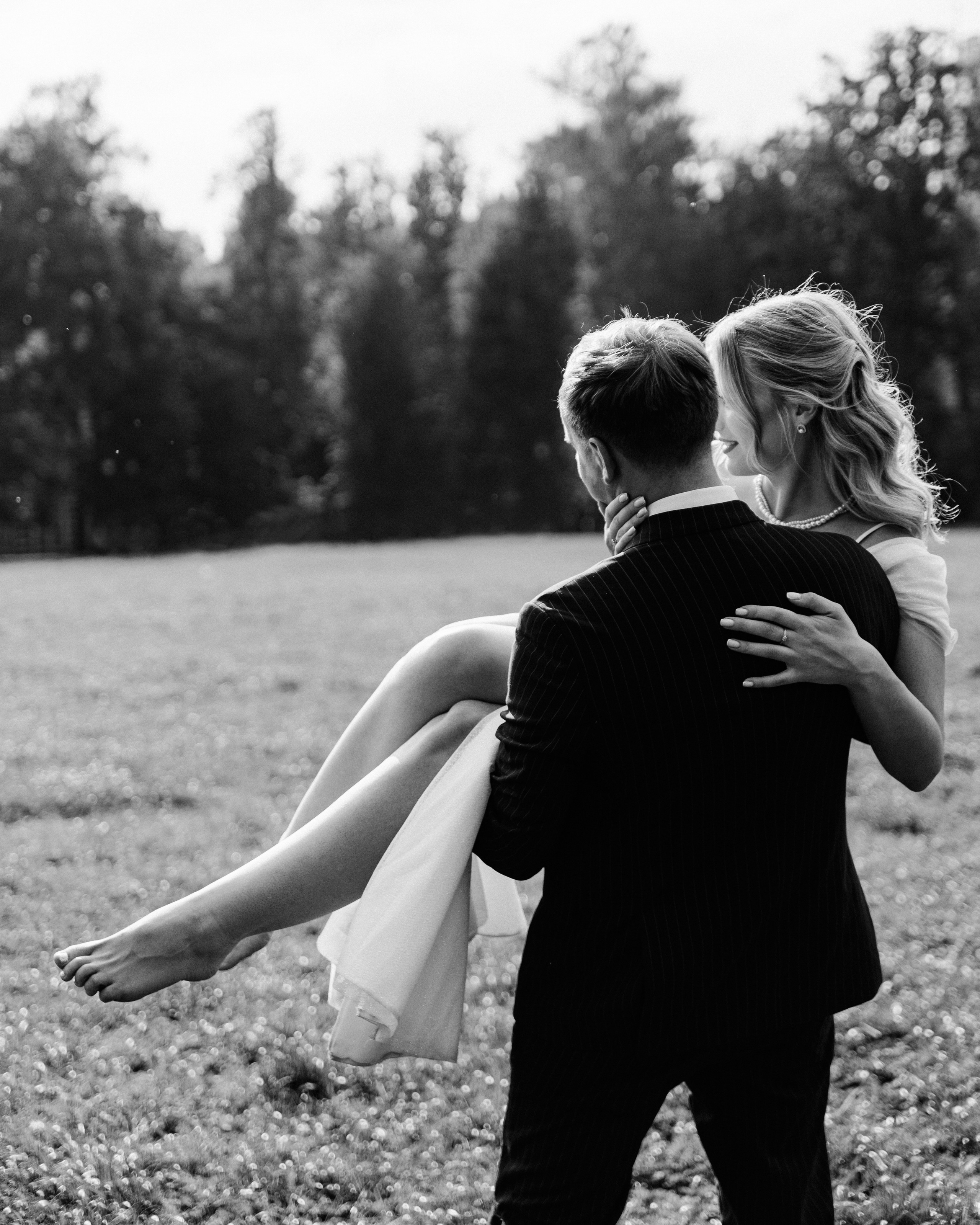 Саша и Маша, свадебная прогулка в Царицыно, плёночные и цифровые кадры. Свадебный и портретный фотограф в Москве Кристина Золотова