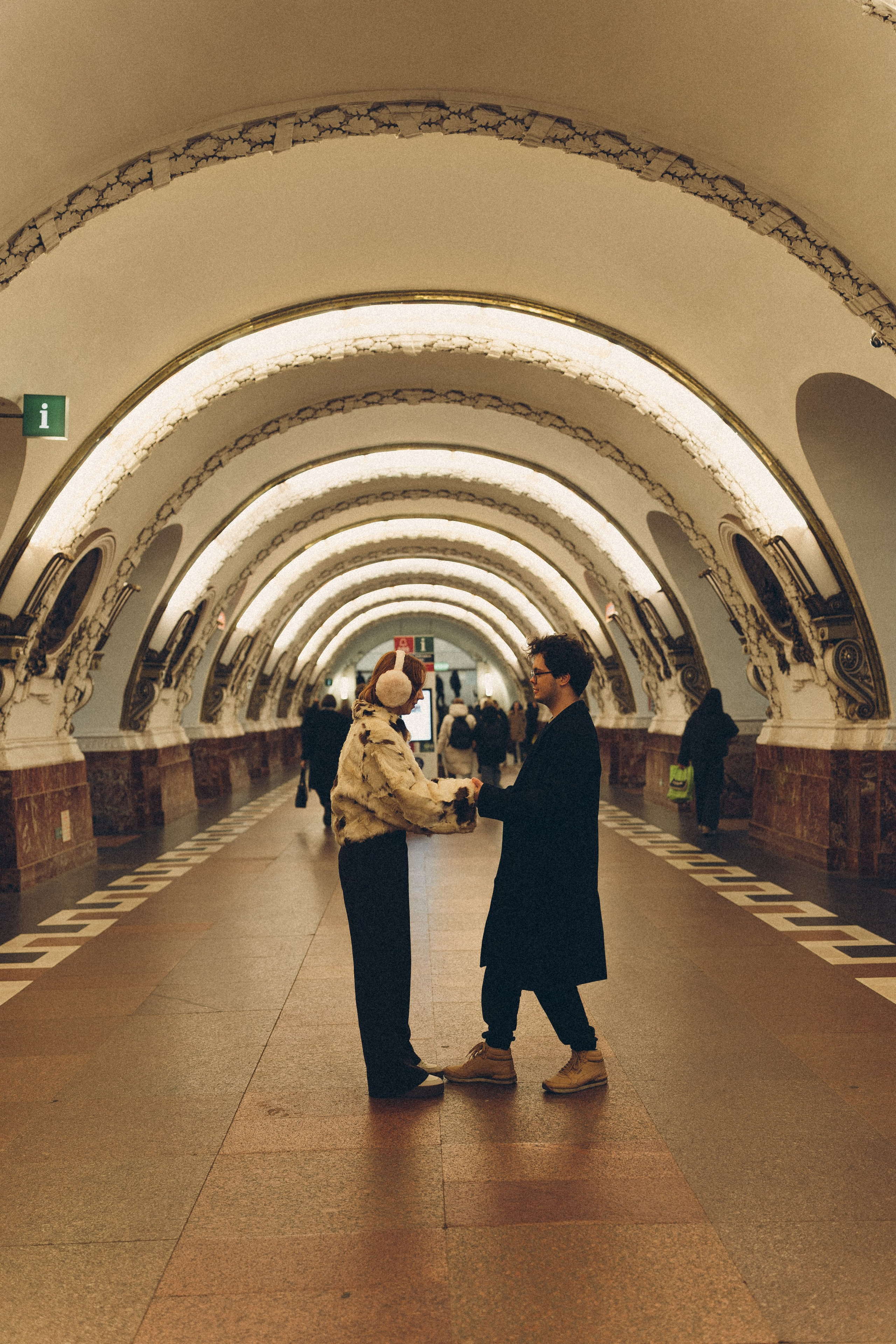 НОВОГОДНЯЯ ФОТОСЕСИИЯ ПАРЫ В МЕТРО ЛЮБОВЬ. Профессиональный фотограф, Санкт-Петербург — Виктория Богомолова