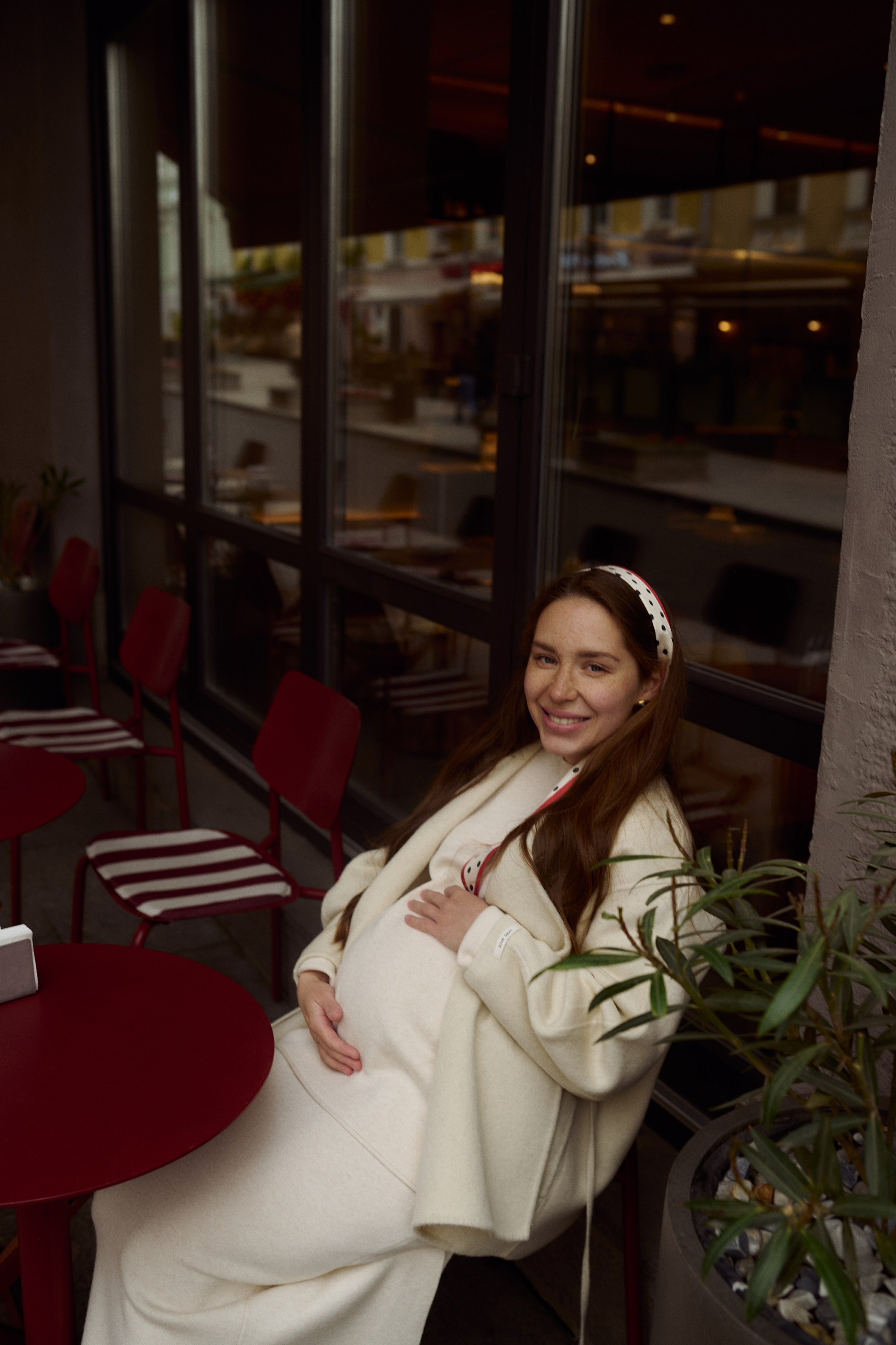 Оля на прогулке по городу. Семейный и свадебный lifestyle-фотограф в Москве Мария Петрова