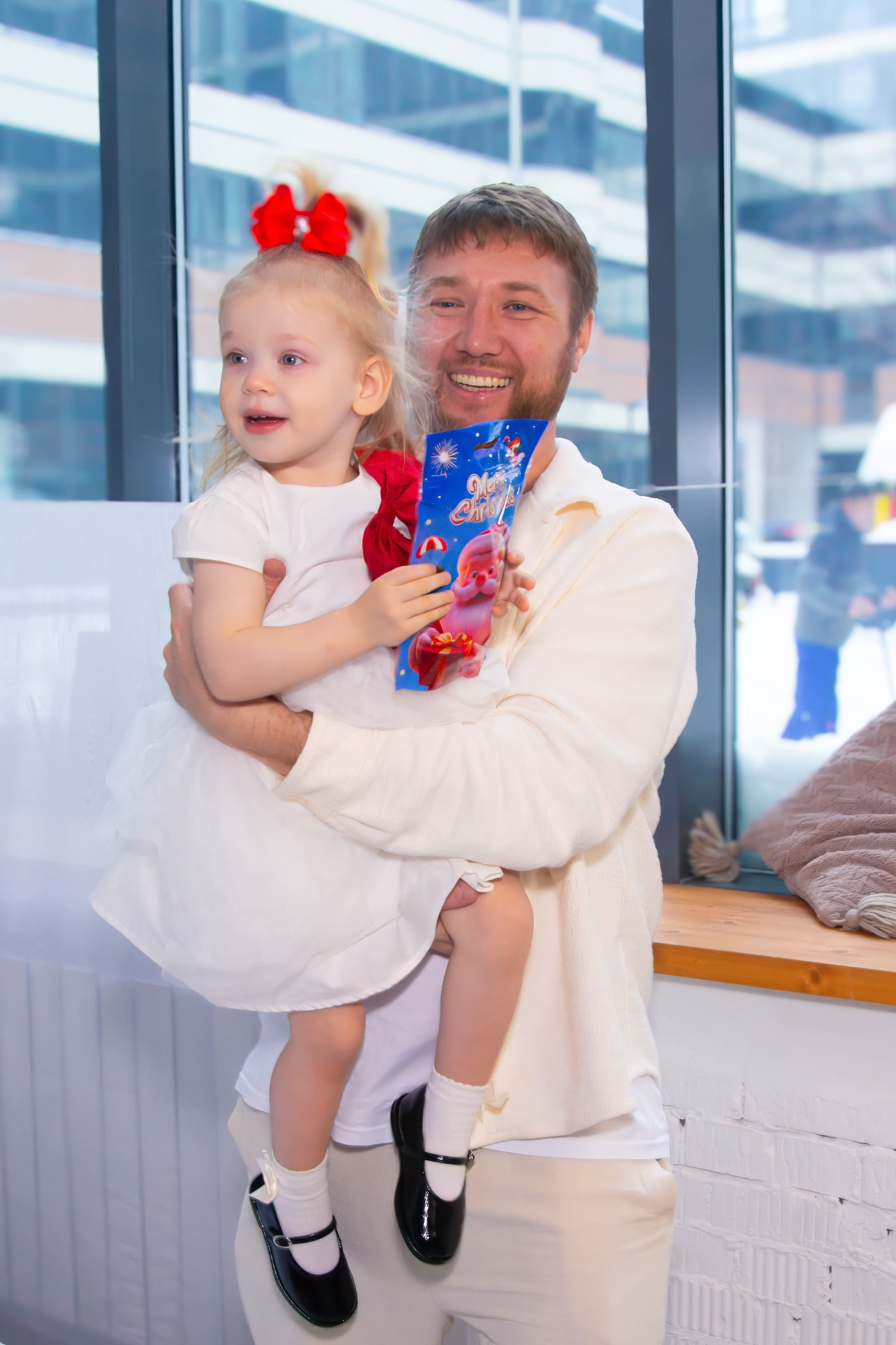 Когда праздники уже отгремели, а волшебство ещё осталось в сердце, к прекрасной Весении пришёл в гости… самый настоящий Дед Мороз!. Профессиональный фотограф Евгения Бусова в Москве. Семейные, индивидуальные, репортажные и другие фотосессии с душой. 📸