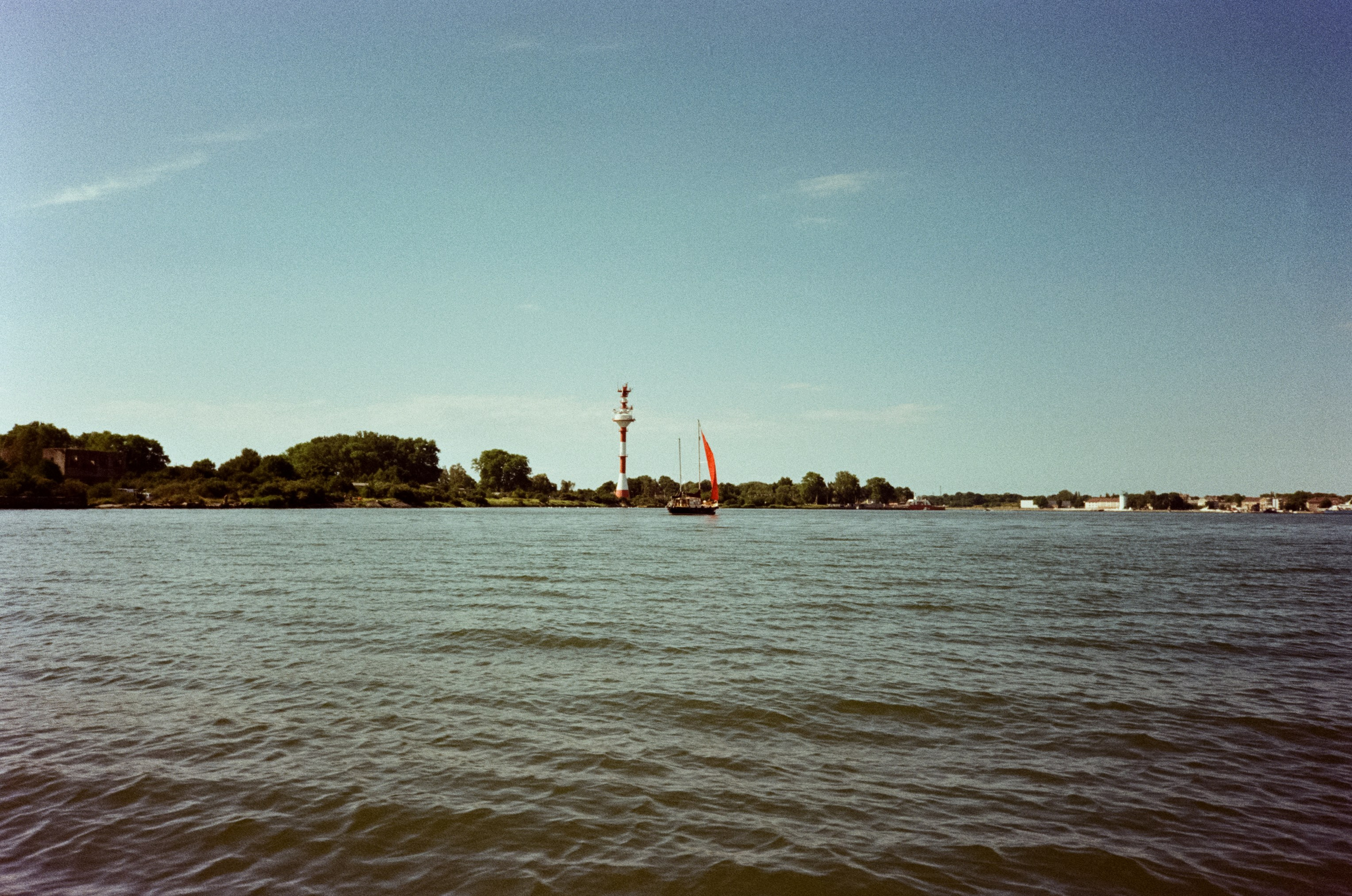 Прогулка на катере по Калининградскому заливу. Алые паруса. Фотограф-документалист Мария Осокина