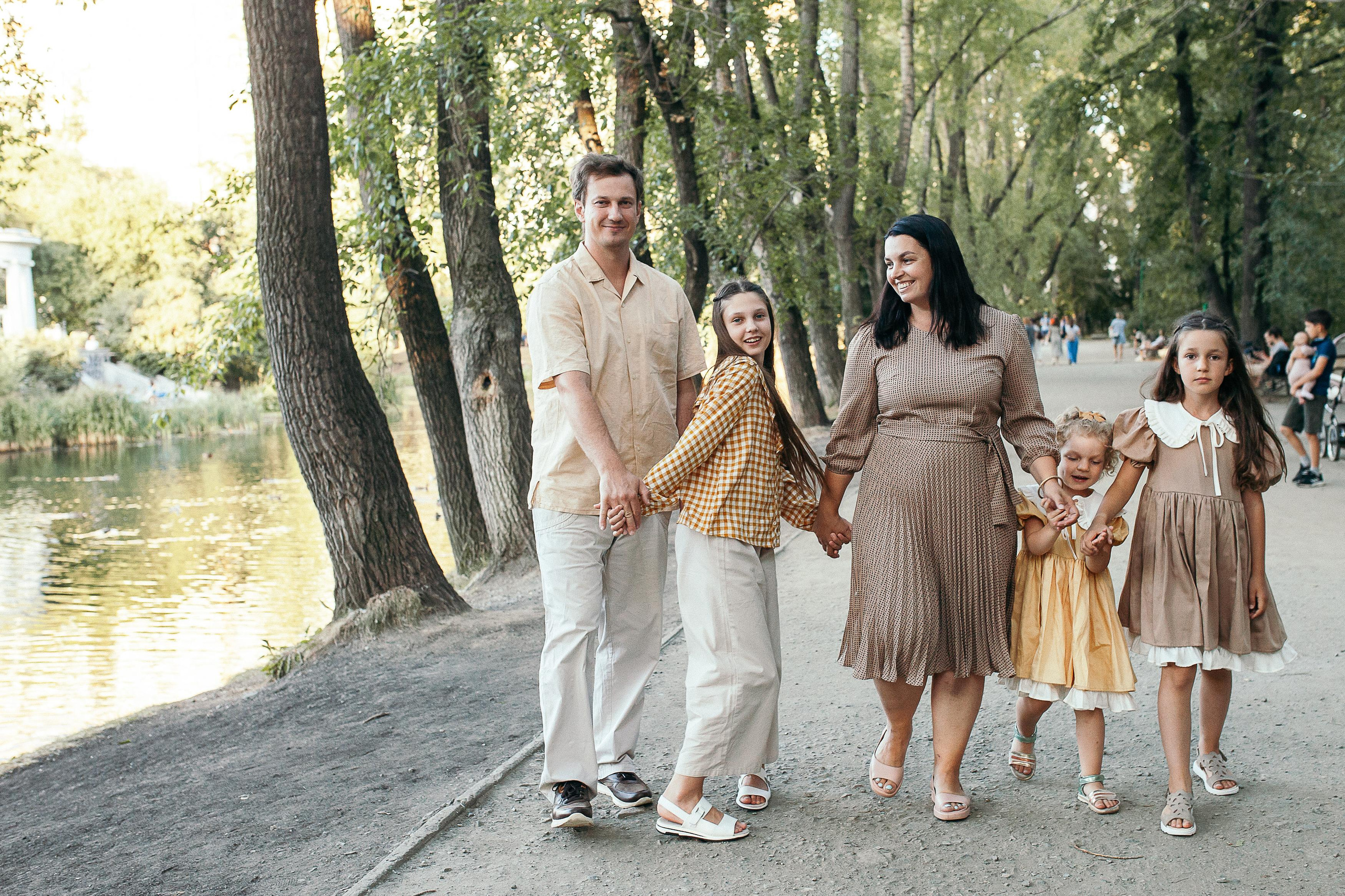 Дима, Марина, Олеся, Алёна и Милана. Семейный фотограф Трусова Евгения в Екатеринбурге