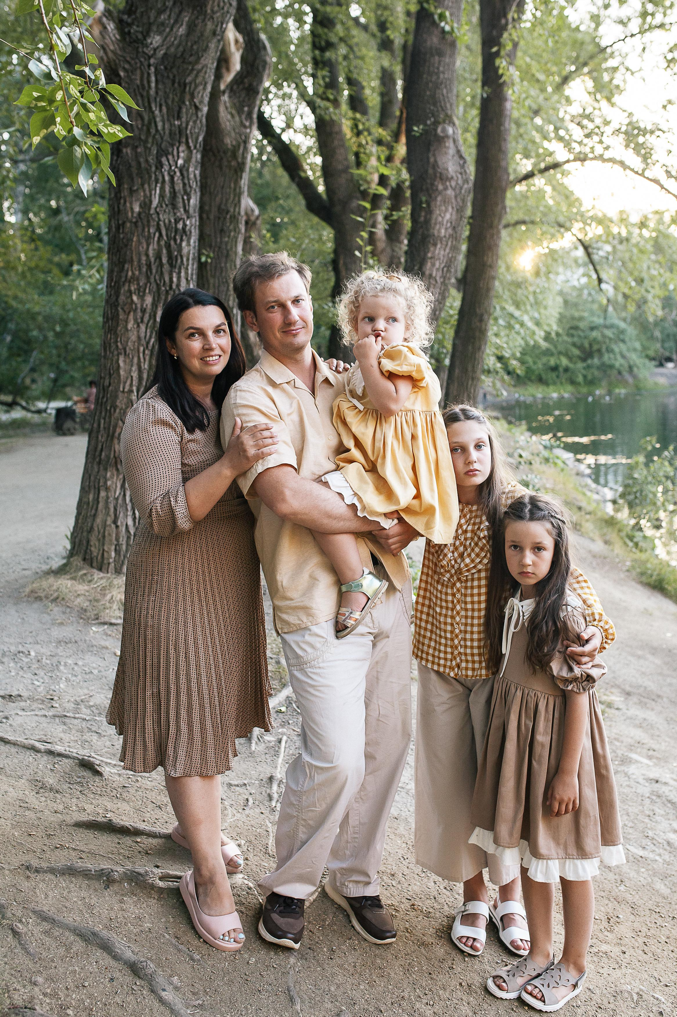 Дима, Марина, Олеся, Алёна и Милана. Семейный фотограф Трусова Евгения в Екатеринбурге