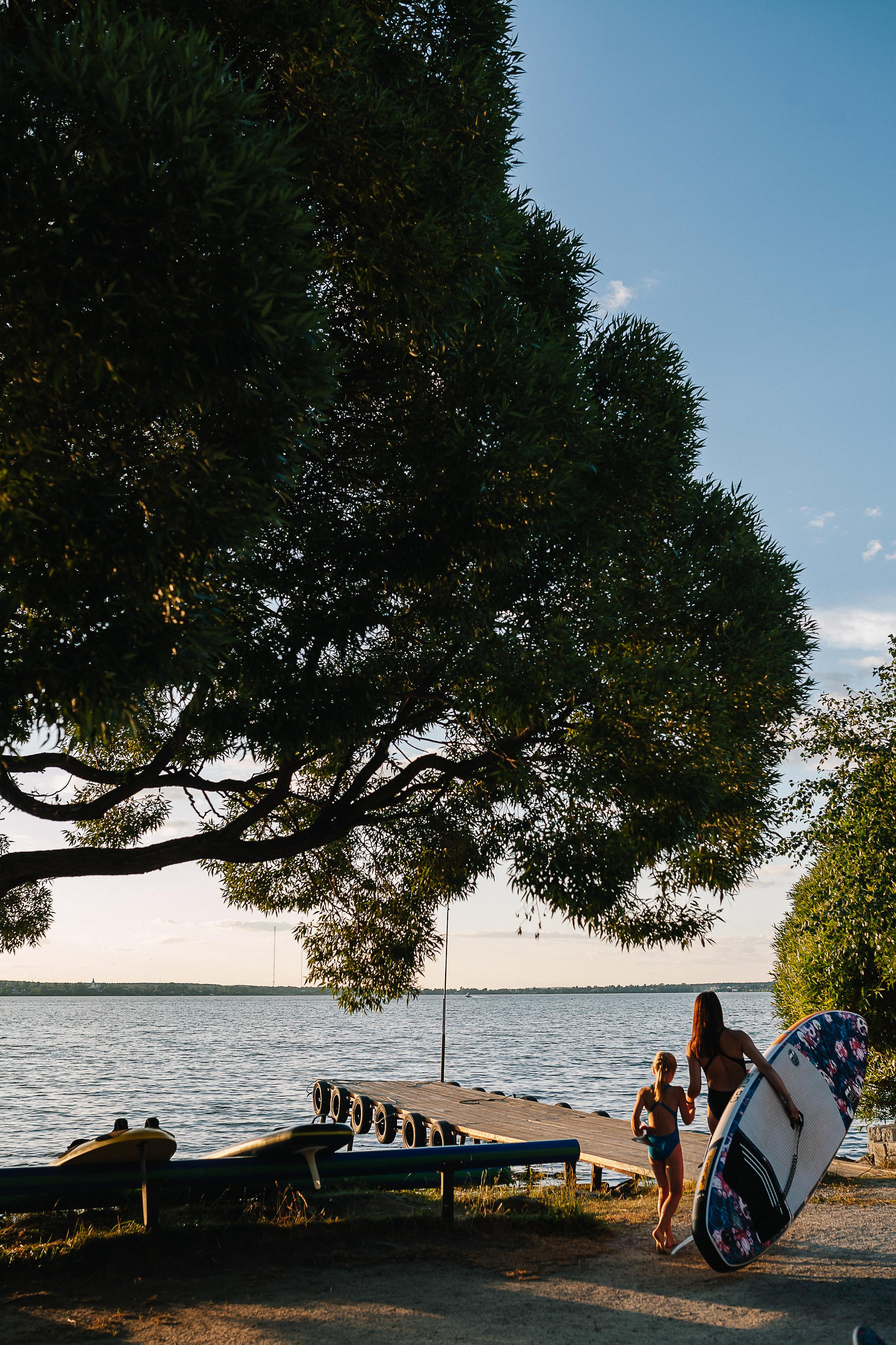Маша и Юля на сапбордах. Семейный фотограф Трусова Евгения в Екатеринбурге
