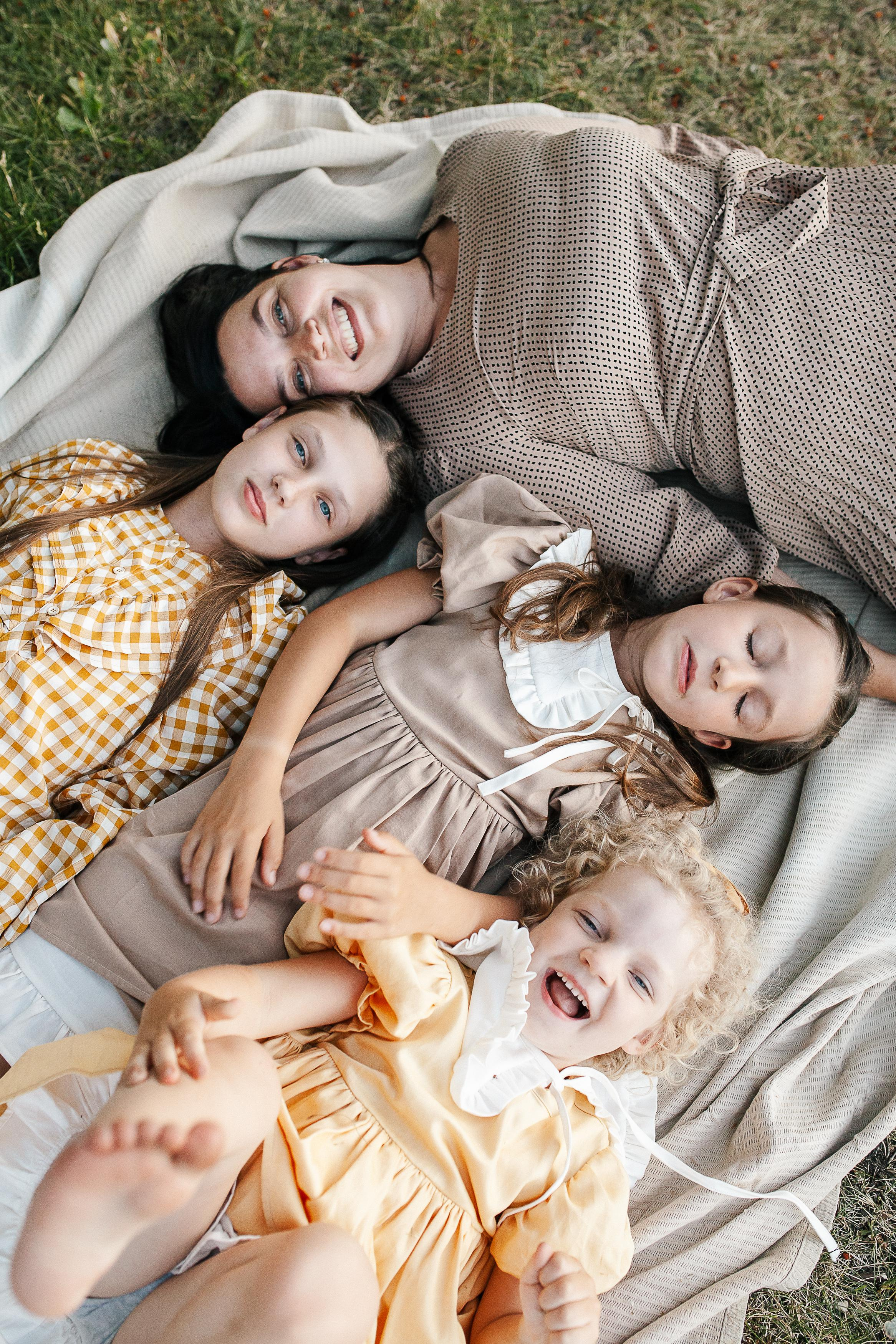 Дима, Марина, Олеся, Алёна и Милана. Семейный фотограф Трусова Евгения в Екатеринбурге