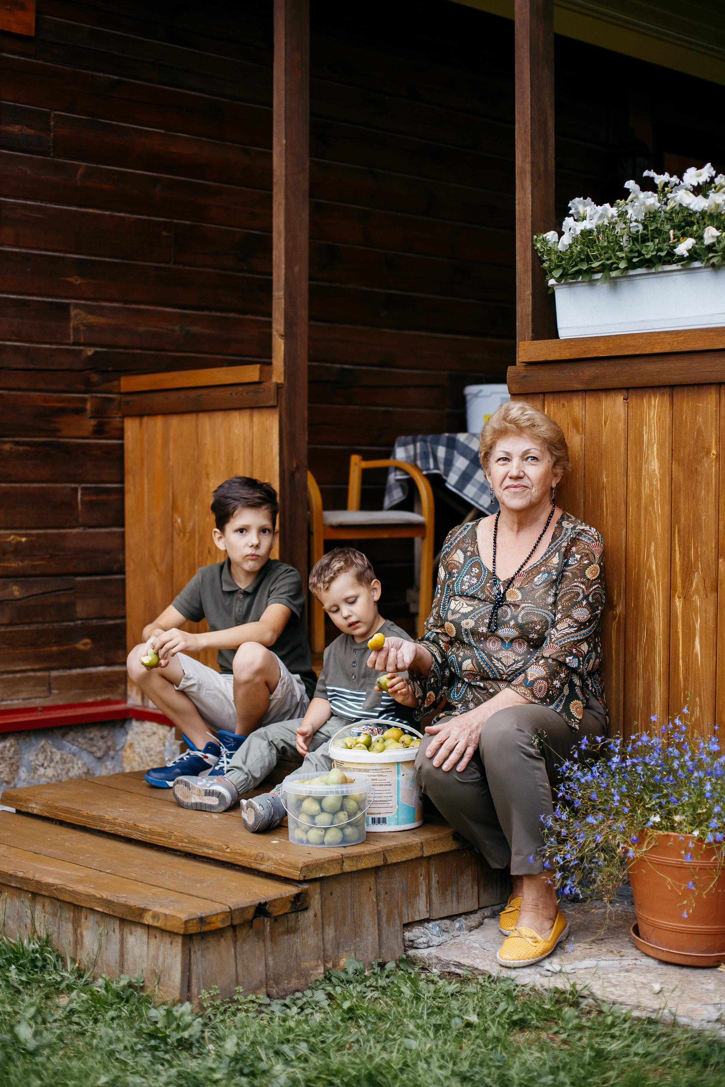 Какую одежду подобрать для домашней фотосессии. Семейный фотограф Трусова Евгения в Екатеринбурге