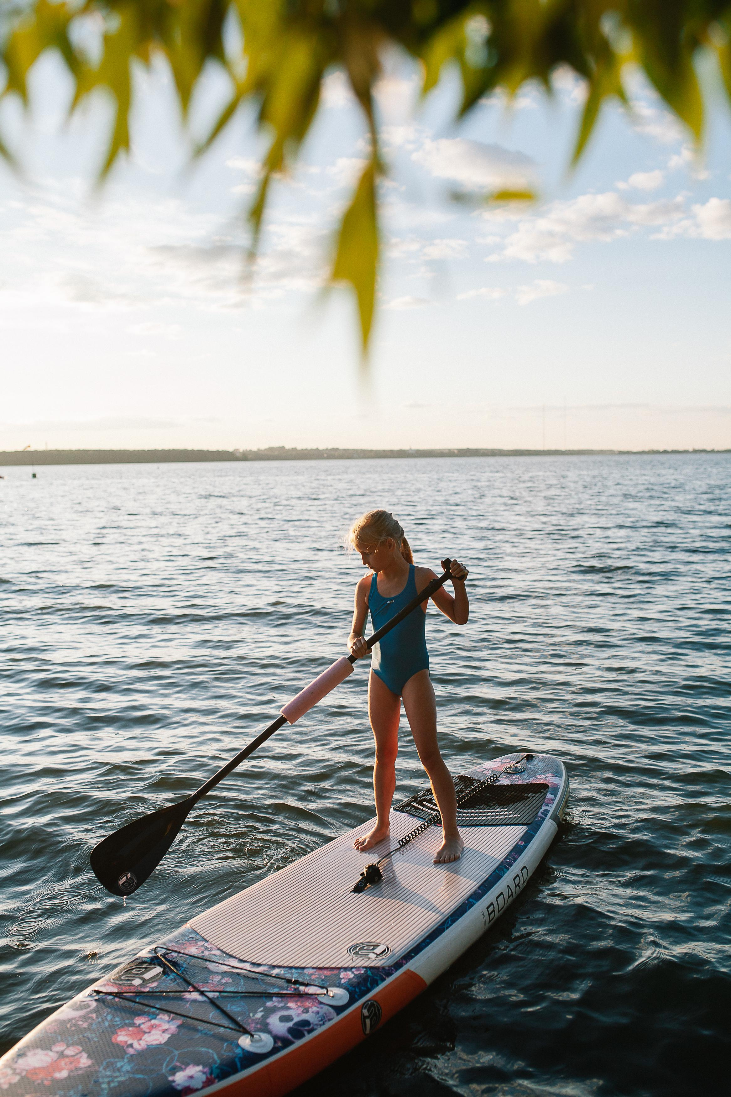 Маша и Юля на сапбордах. Семейный фотограф Трусова Евгения в Екатеринбурге