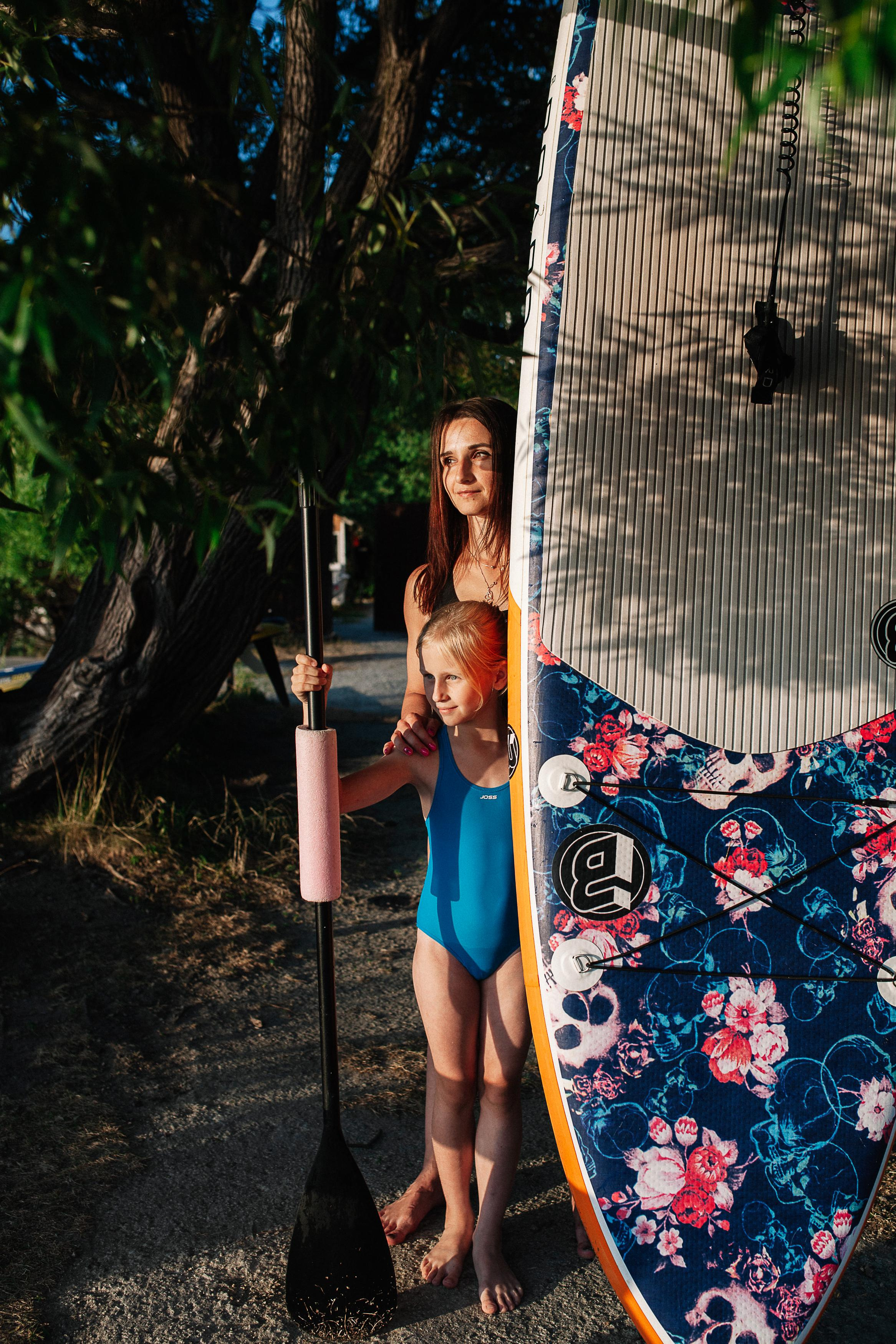 Маша и Юля на сапбордах. Семейный фотограф Трусова Евгения в Екатеринбурге