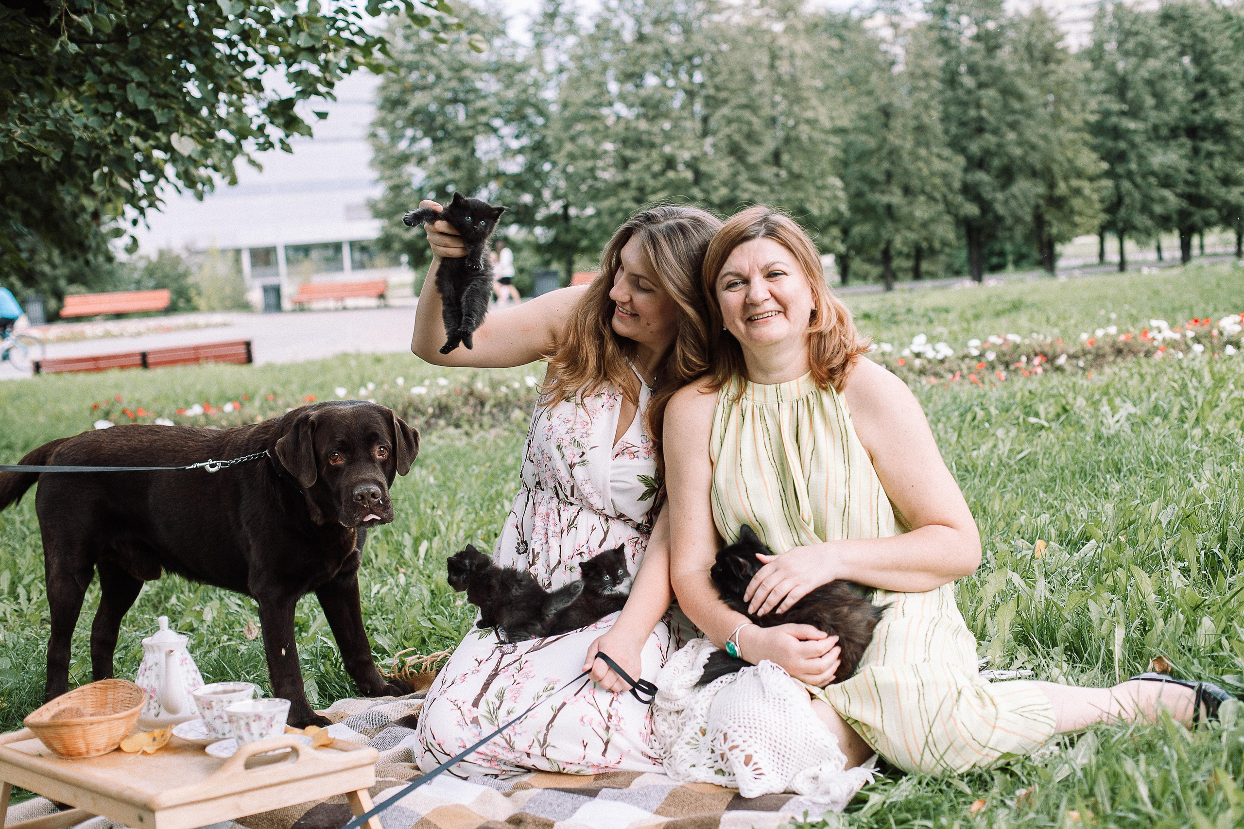 Кристина с питомцами. Семейный фотограф Трусова Евгения в Екатеринбурге