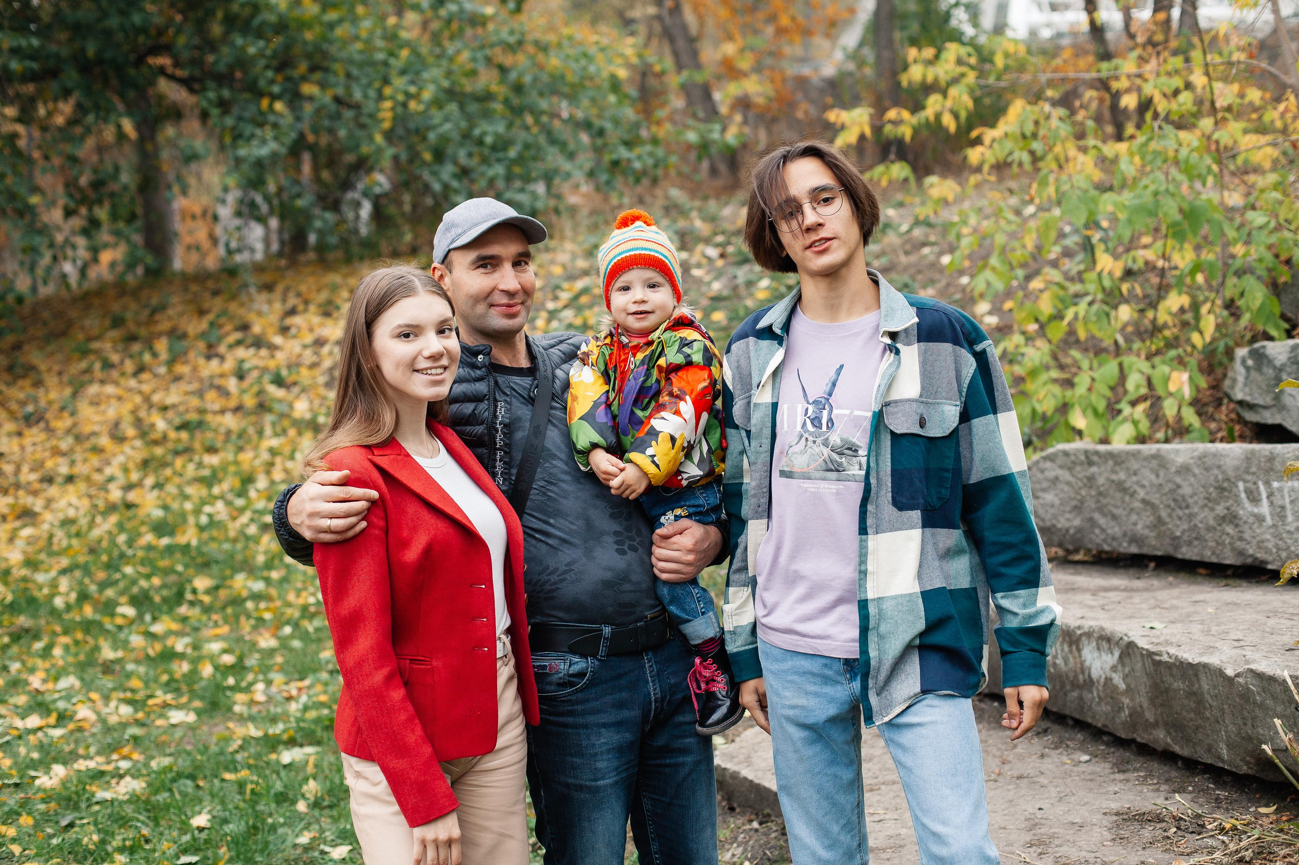 Сергей, Настя, Лера, Влад, Ксюша и Буч. Семейный фотограф Трусова Евгения в Екатеринбурге