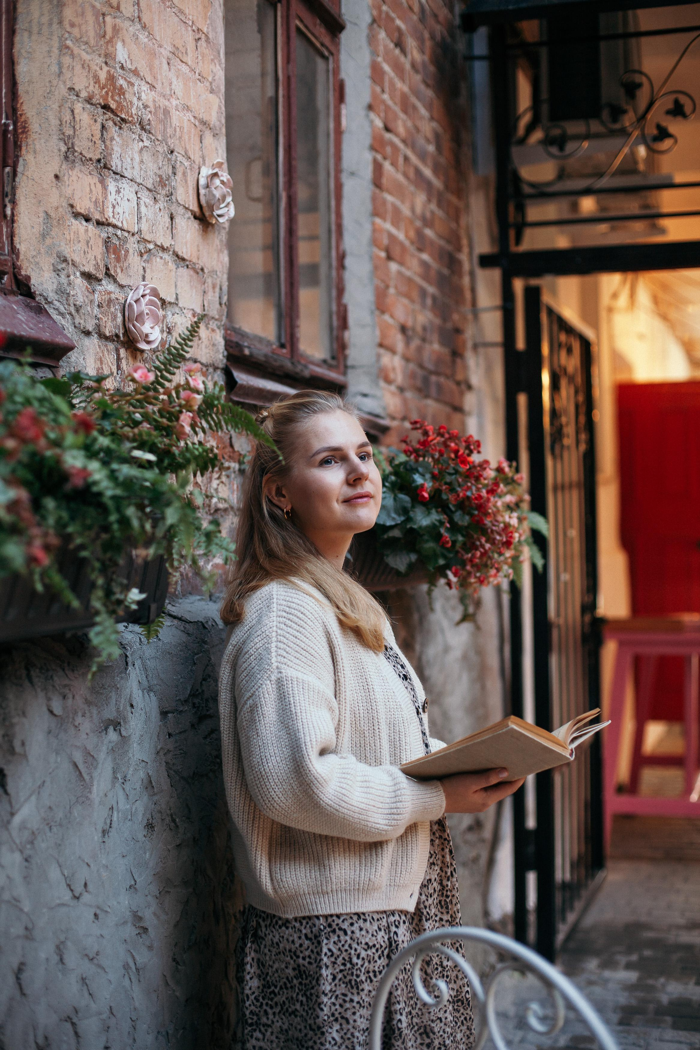 Аня, портреты в кафе. Семейный фотограф Трусова Евгения в Екатеринбурге