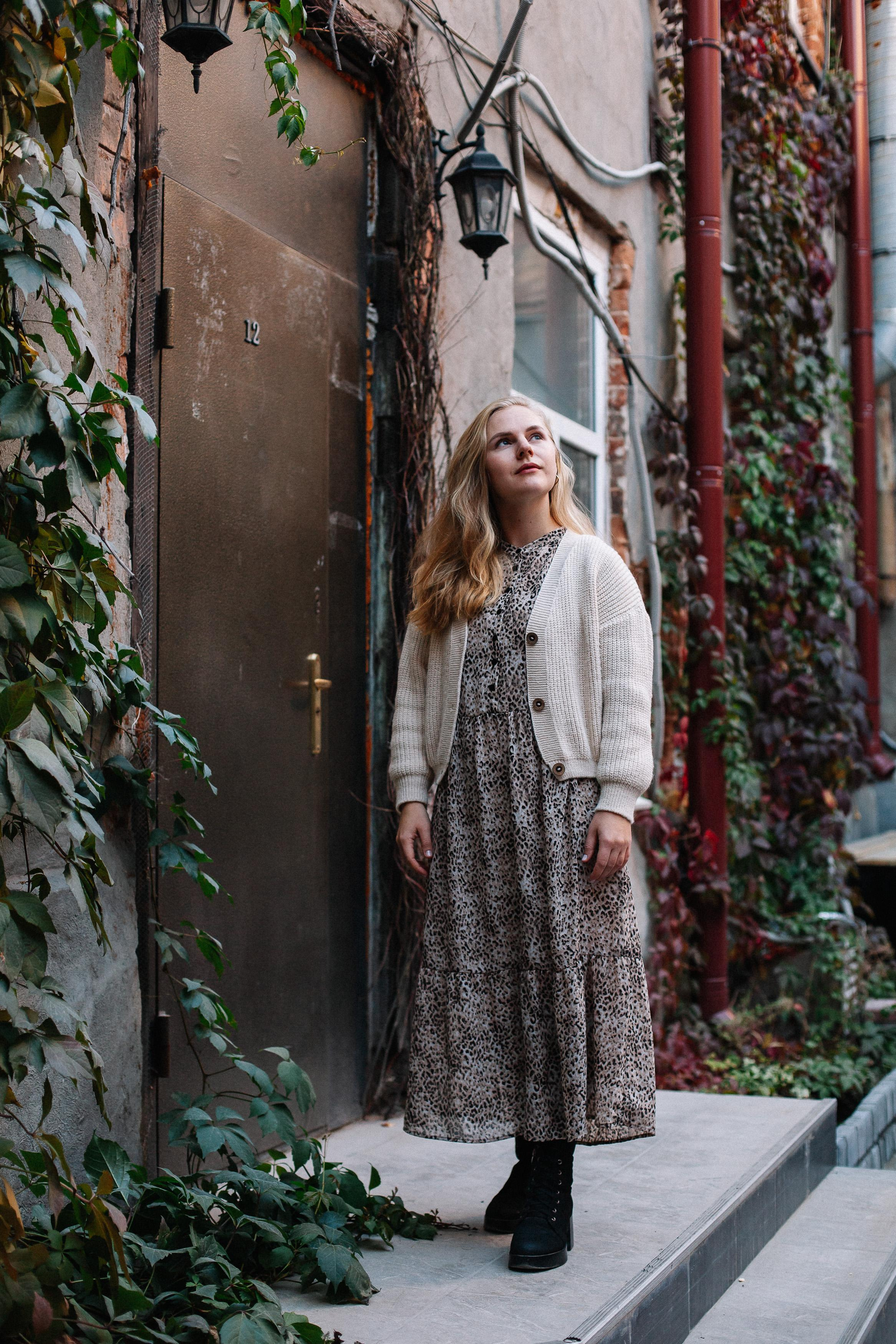 Аня, портреты в кафе. Семейный фотограф Трусова Евгения в Екатеринбурге