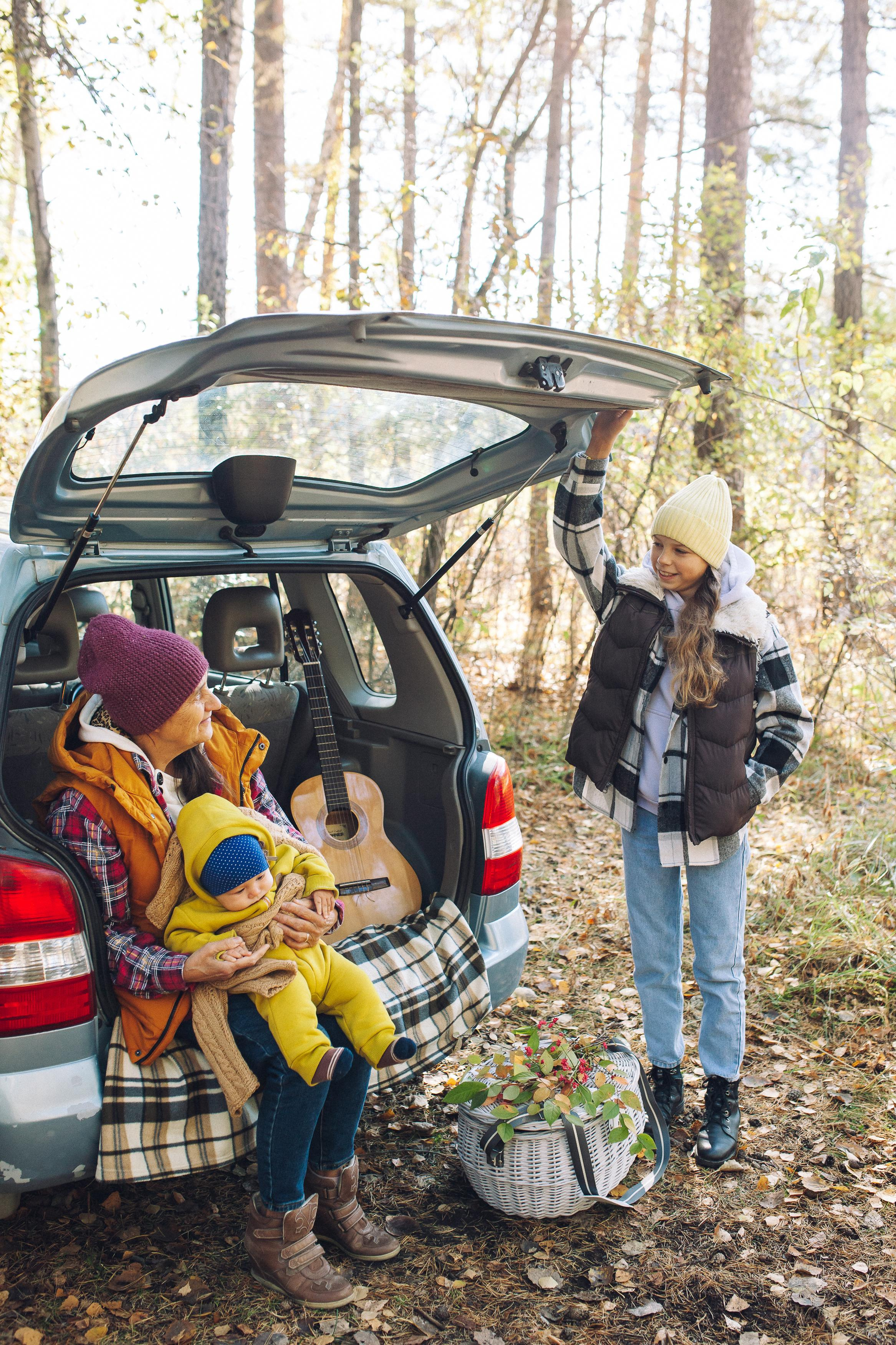Антон, Надя, Даша, Лёва, бабушка и Циркон. Семейный фотограф Трусова Евгения в Екатеринбурге