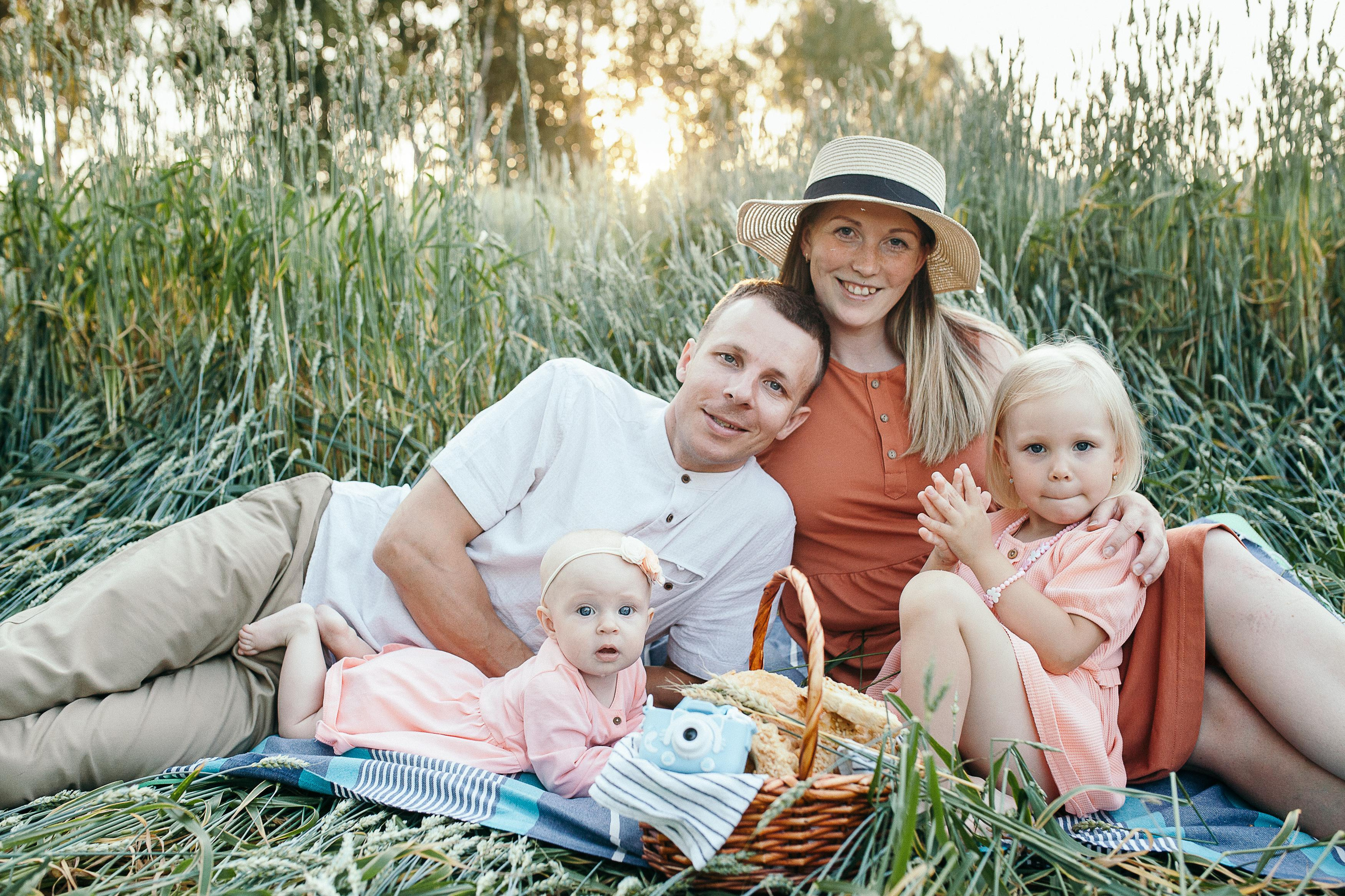 Саша, Оля, Тася и Ксюнечка. Семейный фотограф Трусова Евгения в Екатеринбурге