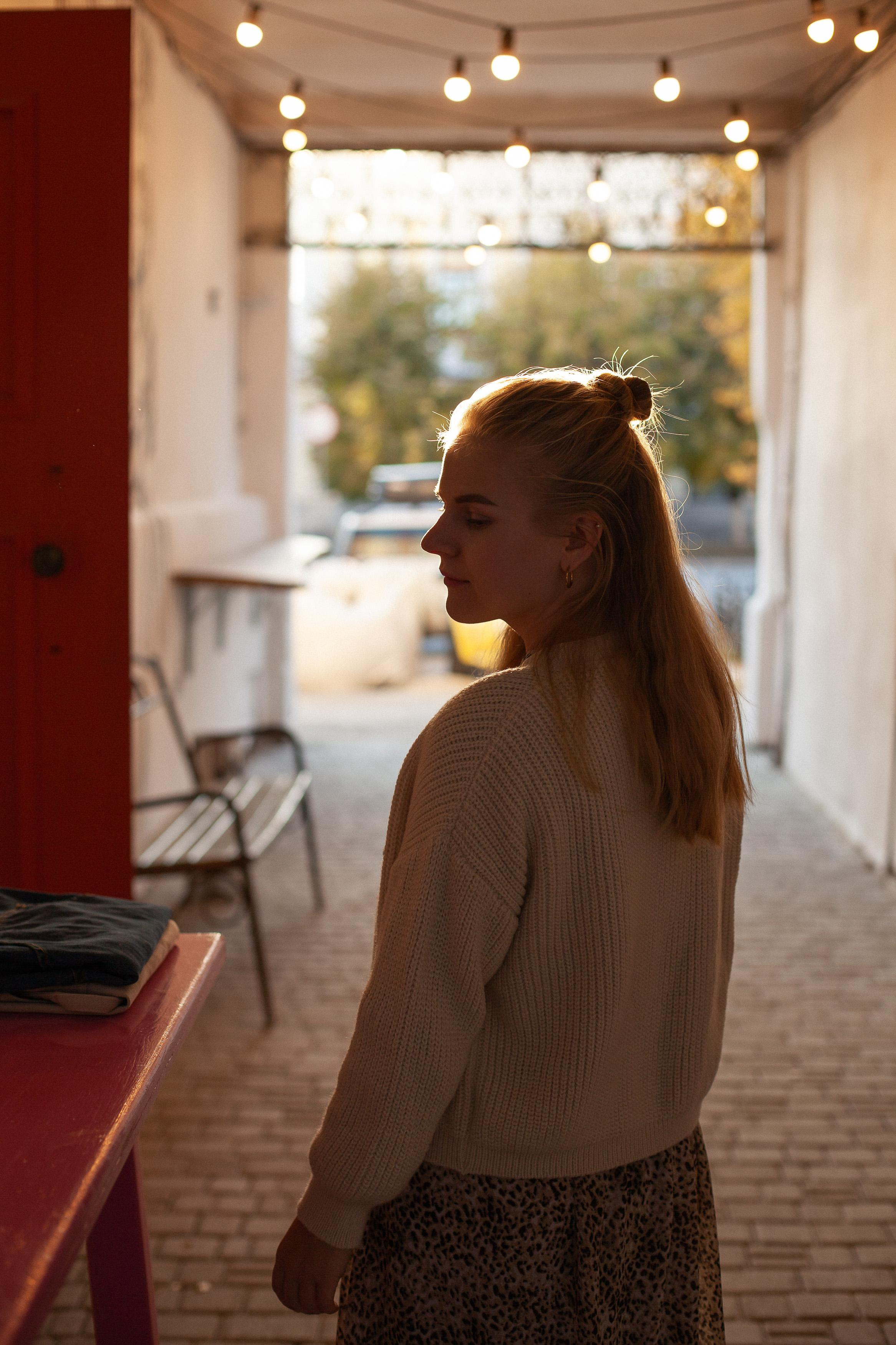 Аня, портреты в кафе. Семейный фотограф Трусова Евгения в Екатеринбурге