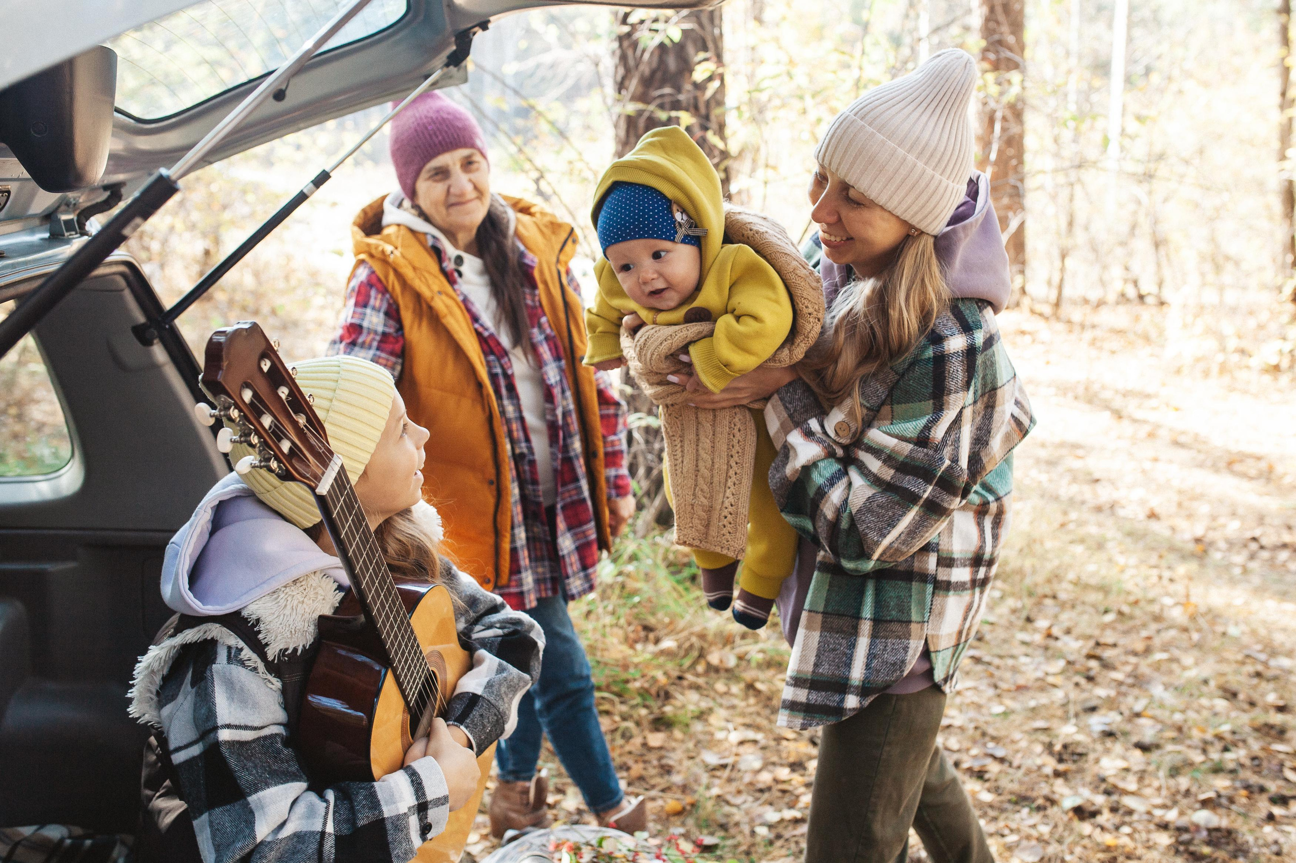 Антон, Надя, Даша, Лёва, бабушка и Циркон. Семейный фотограф Трусова Евгения в Екатеринбурге