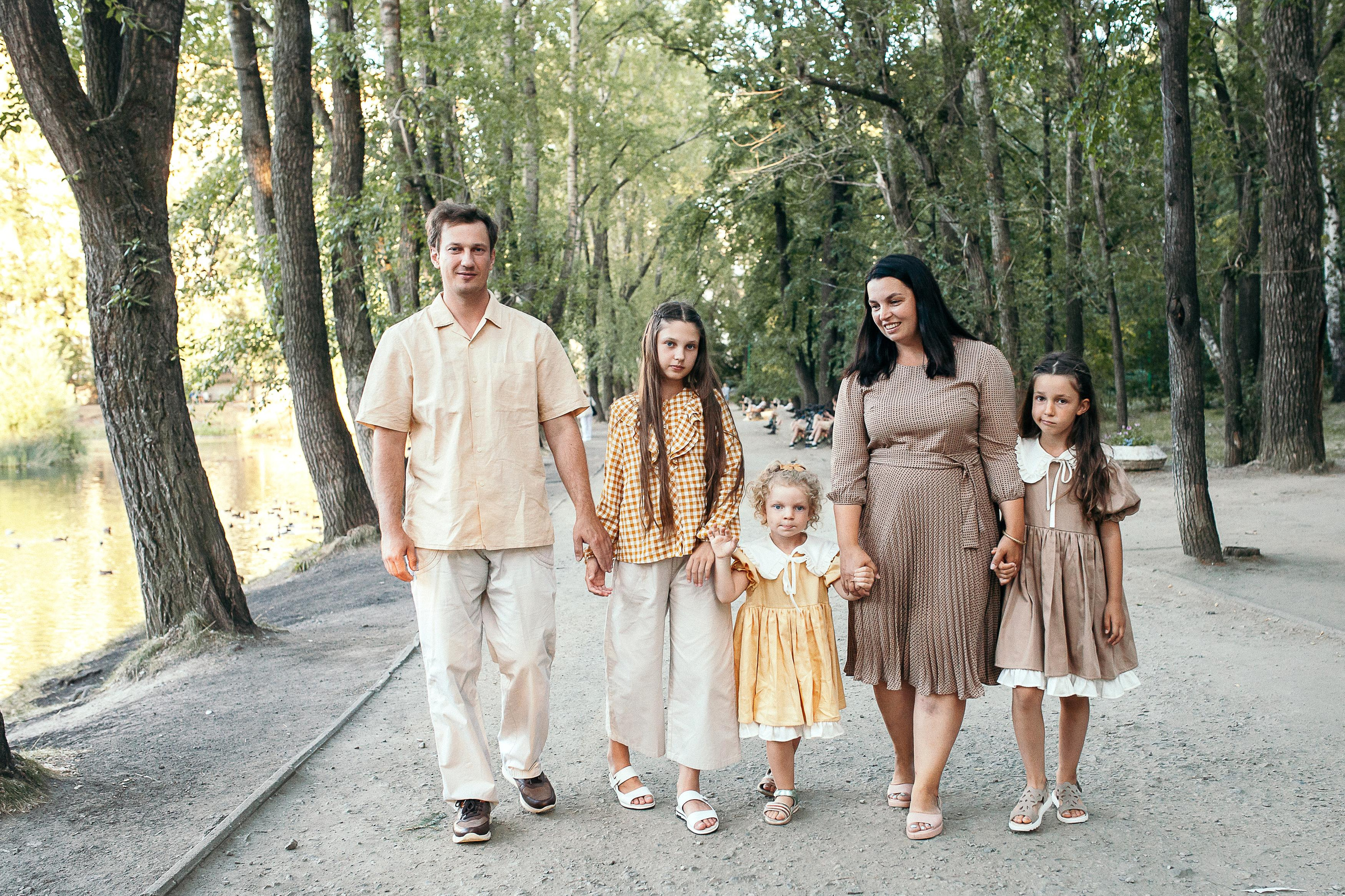 Дима, Марина, Олеся, Алёна и Милана. Семейный фотограф Трусова Евгения в Екатеринбурге