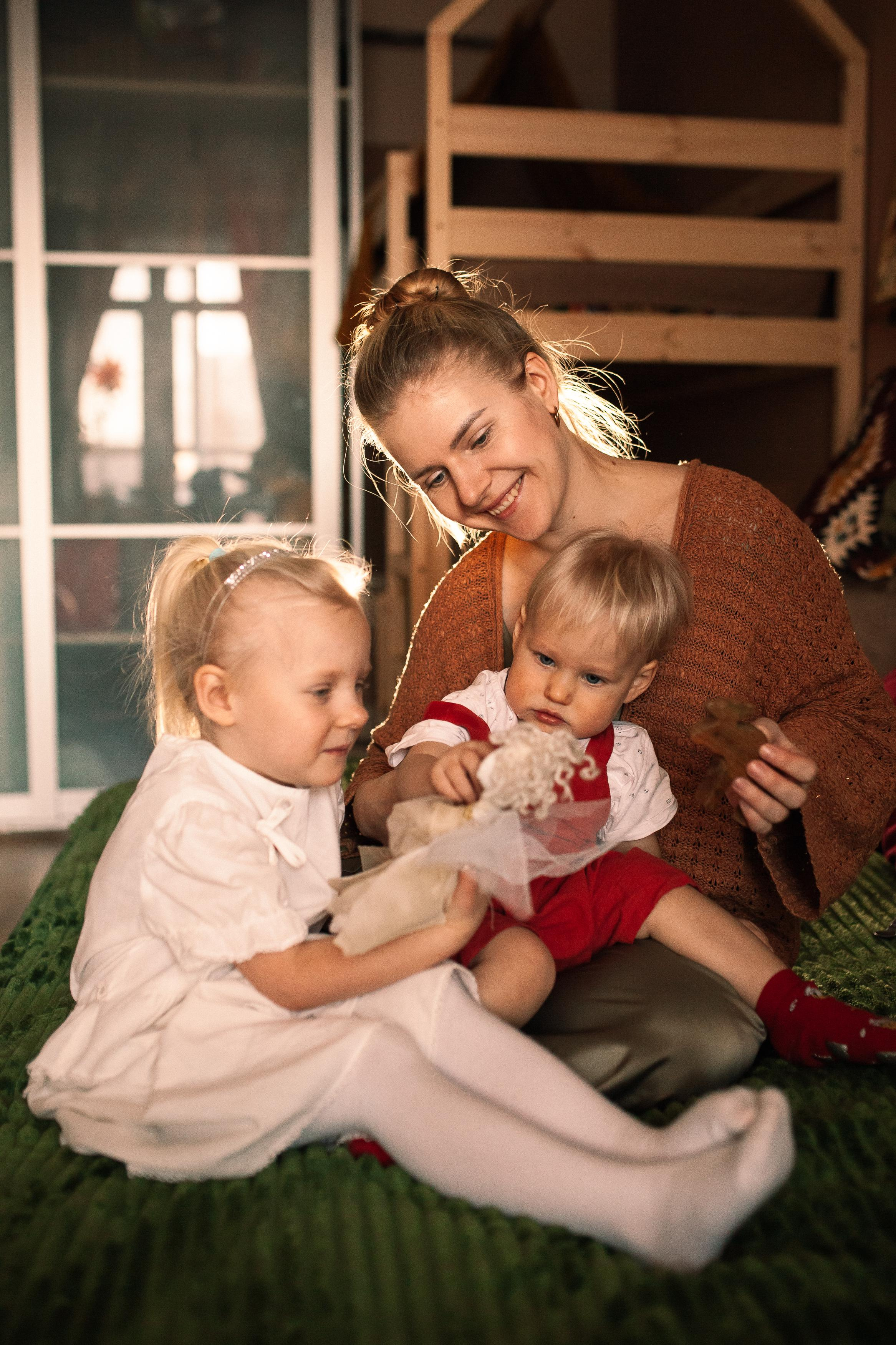 Виталий, Аня, Маруся и Лёшенька. Семейный фотограф Трусова Евгения в Екатеринбурге