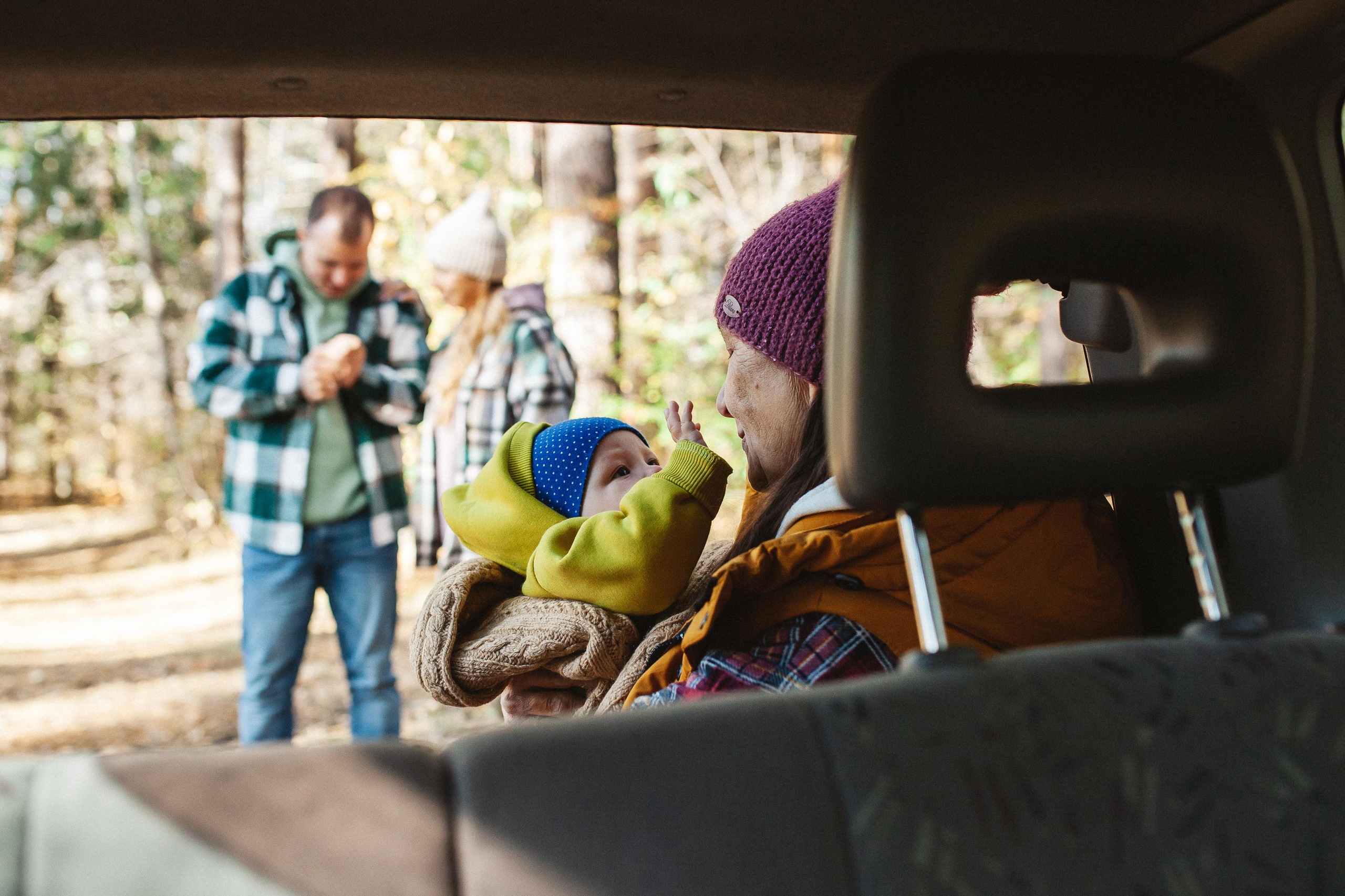 Антон, Надя, Даша, Лёва, бабушка и Циркон. Семейный фотограф Трусова Евгения в Екатеринбурге