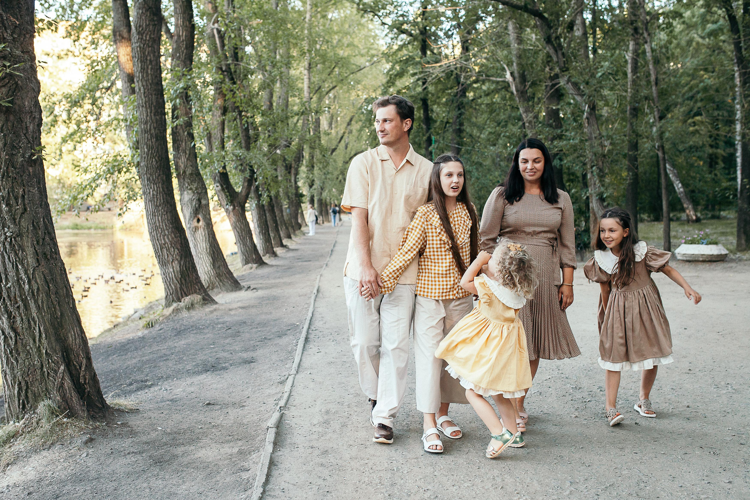 Дима, Марина, Олеся, Алёна и Милана. Семейный фотограф Трусова Евгения в Екатеринбурге
